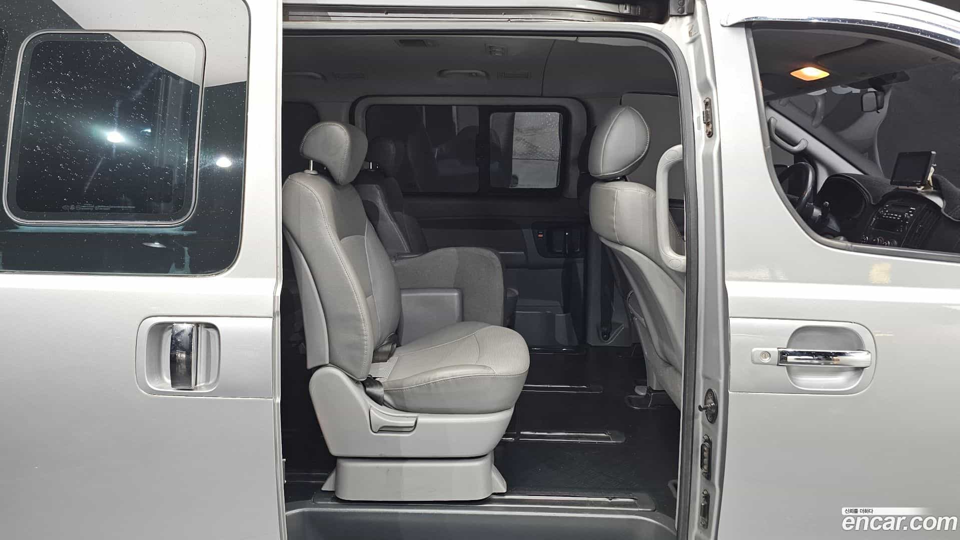 Starex Hyundai 2011.0-OPTION-016