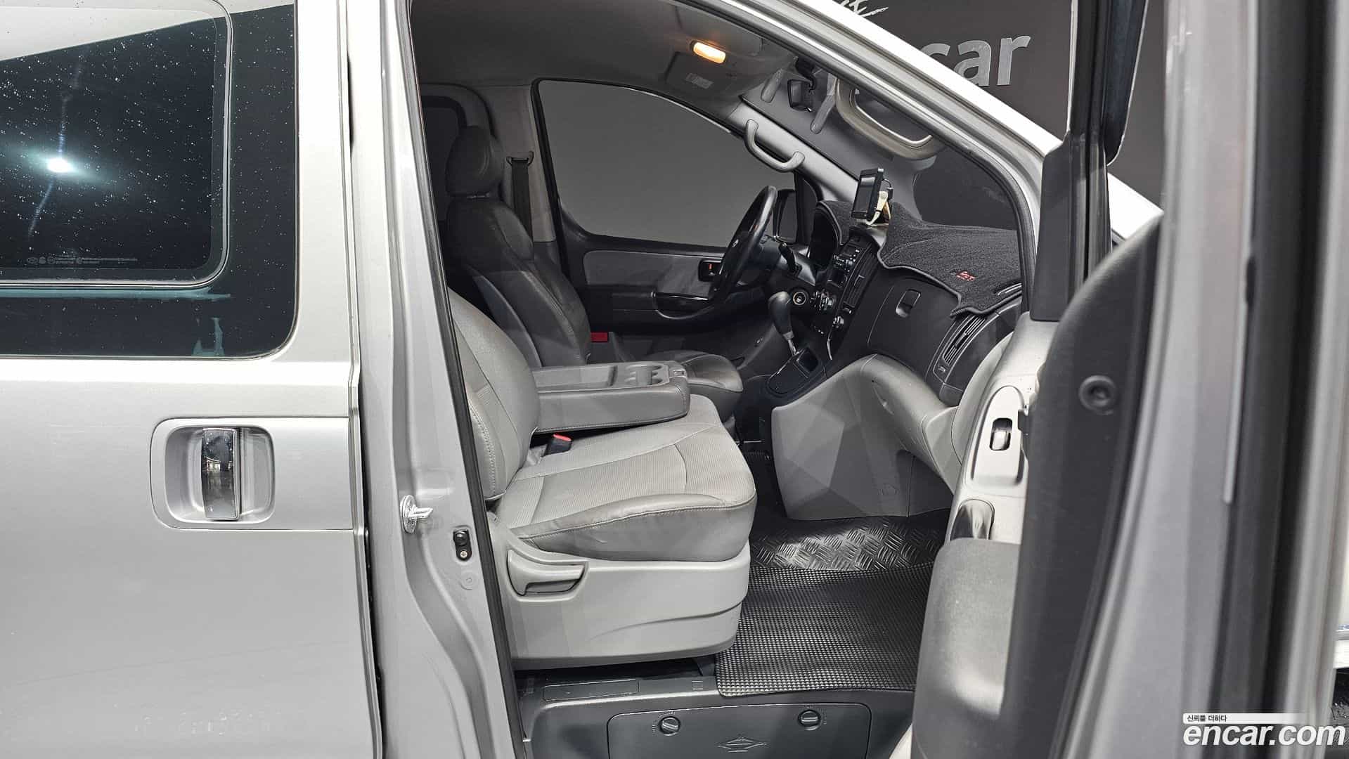 Starex Hyundai 2011.0-OPTION-017