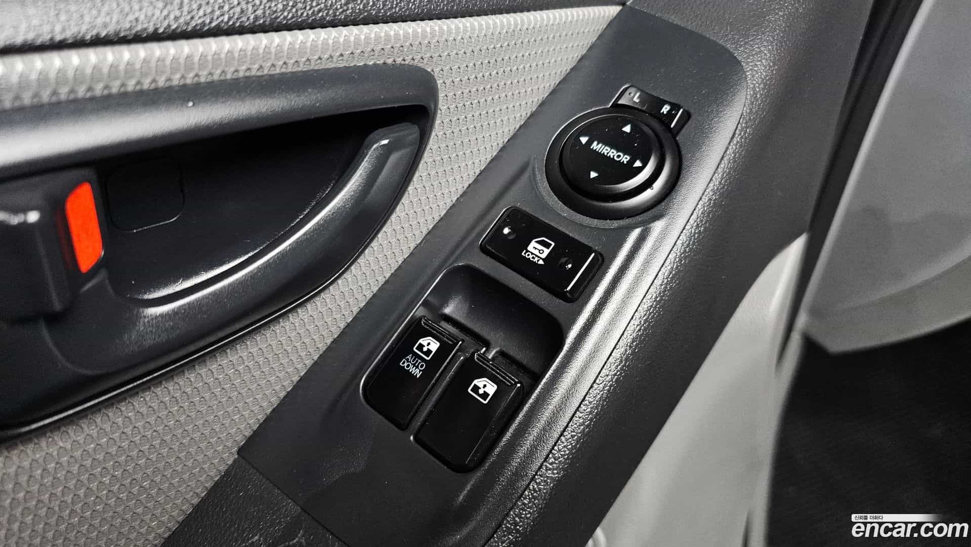 Starex Hyundai 2011.0-OPTION-018