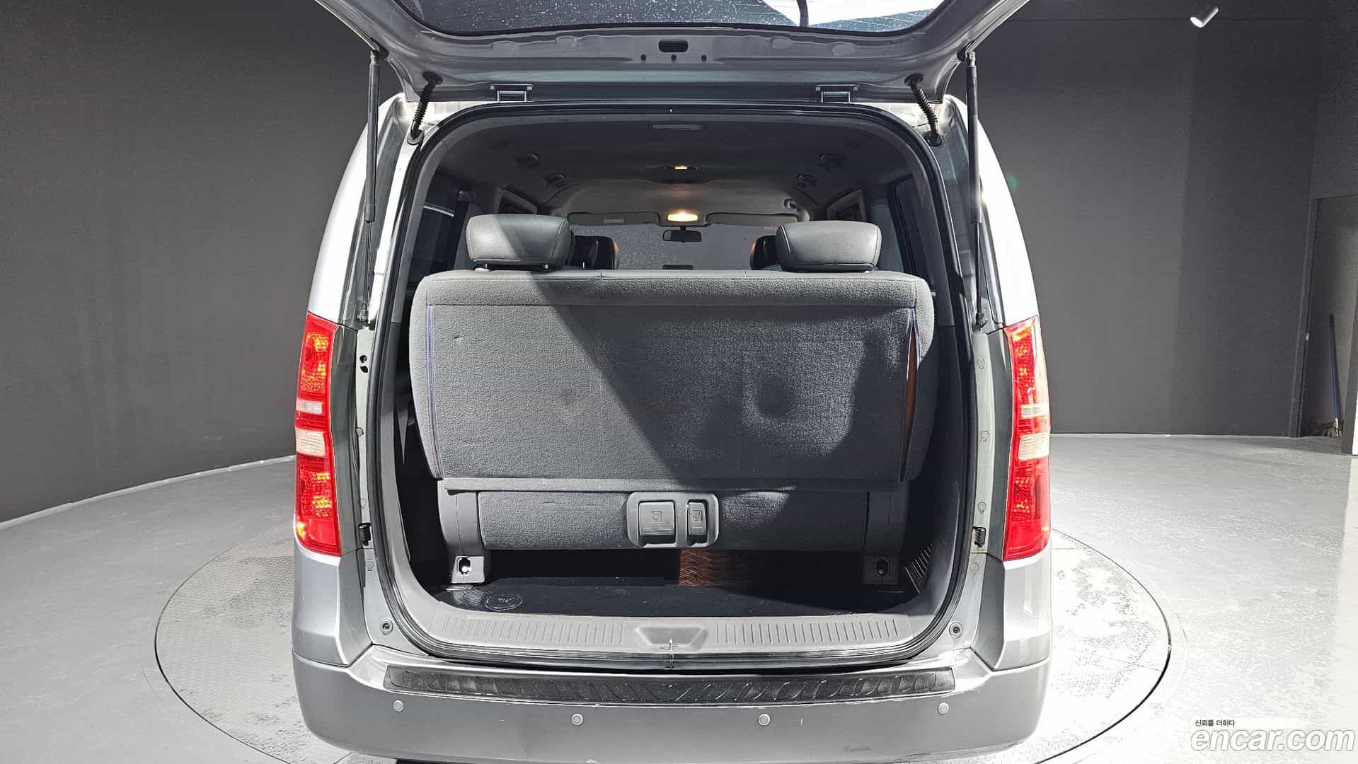 Starex Hyundai 2011.0-OPTION-024