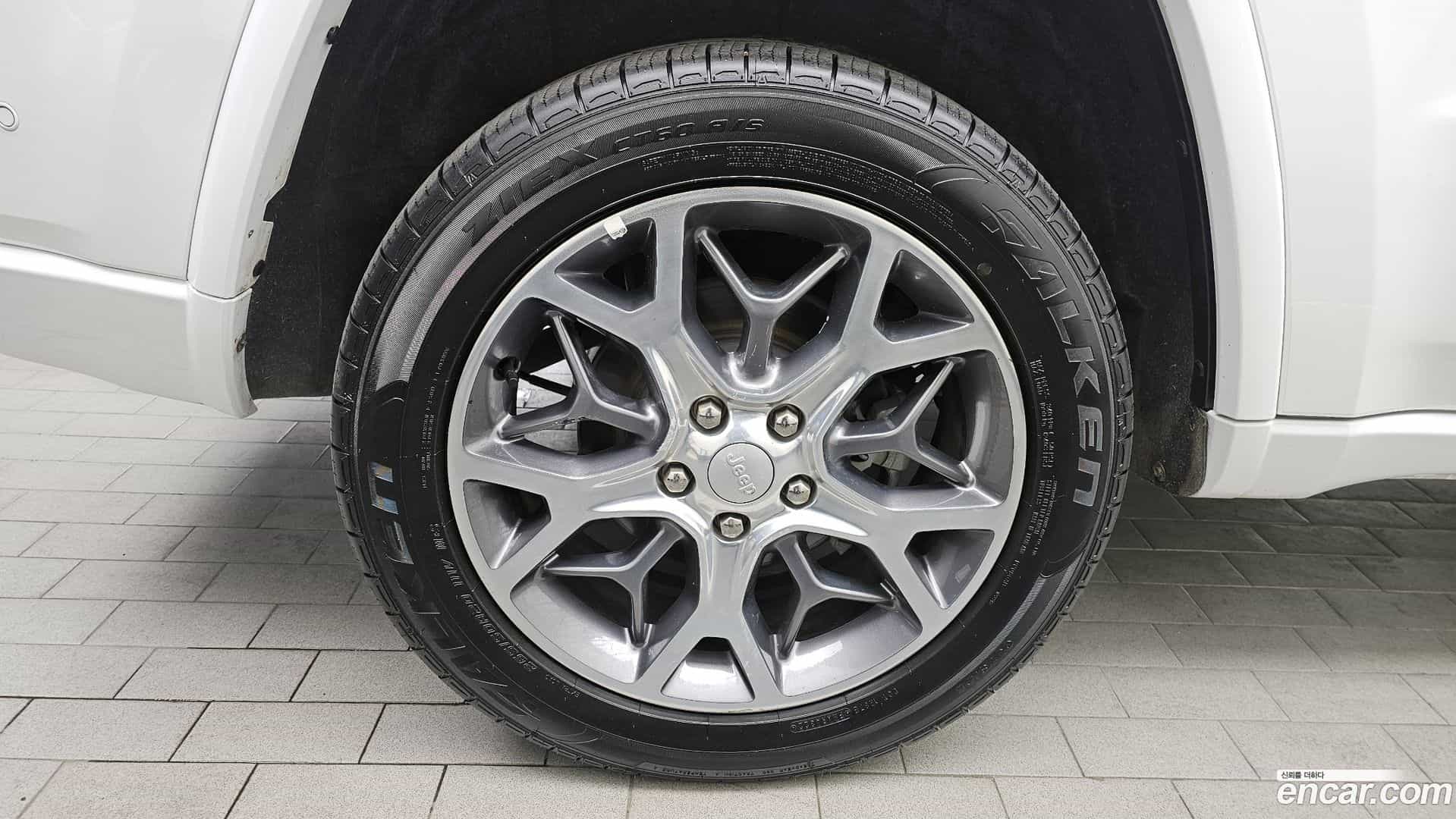 Cherokee Jeep 2020.3-OUTER-005