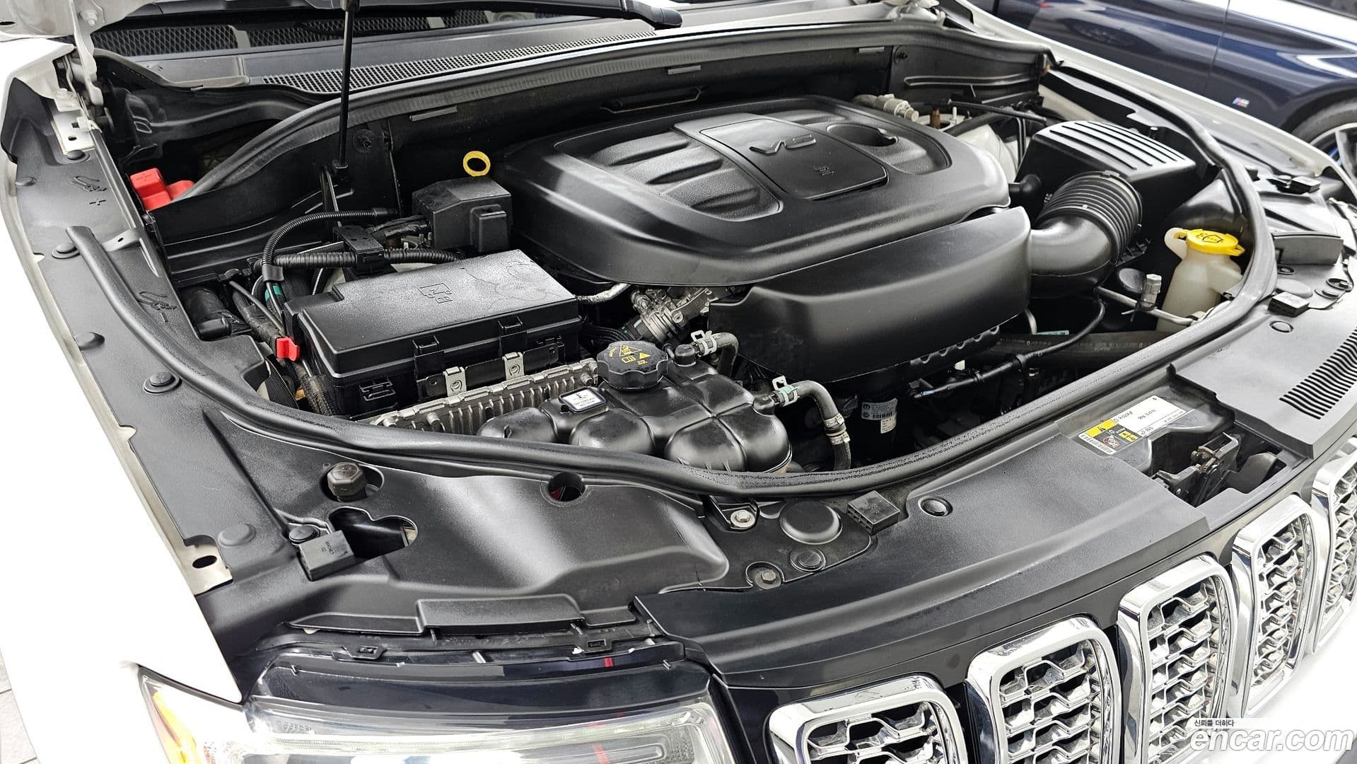 Main__Slider__Photo:Cherokee Jeep 2020.3-5