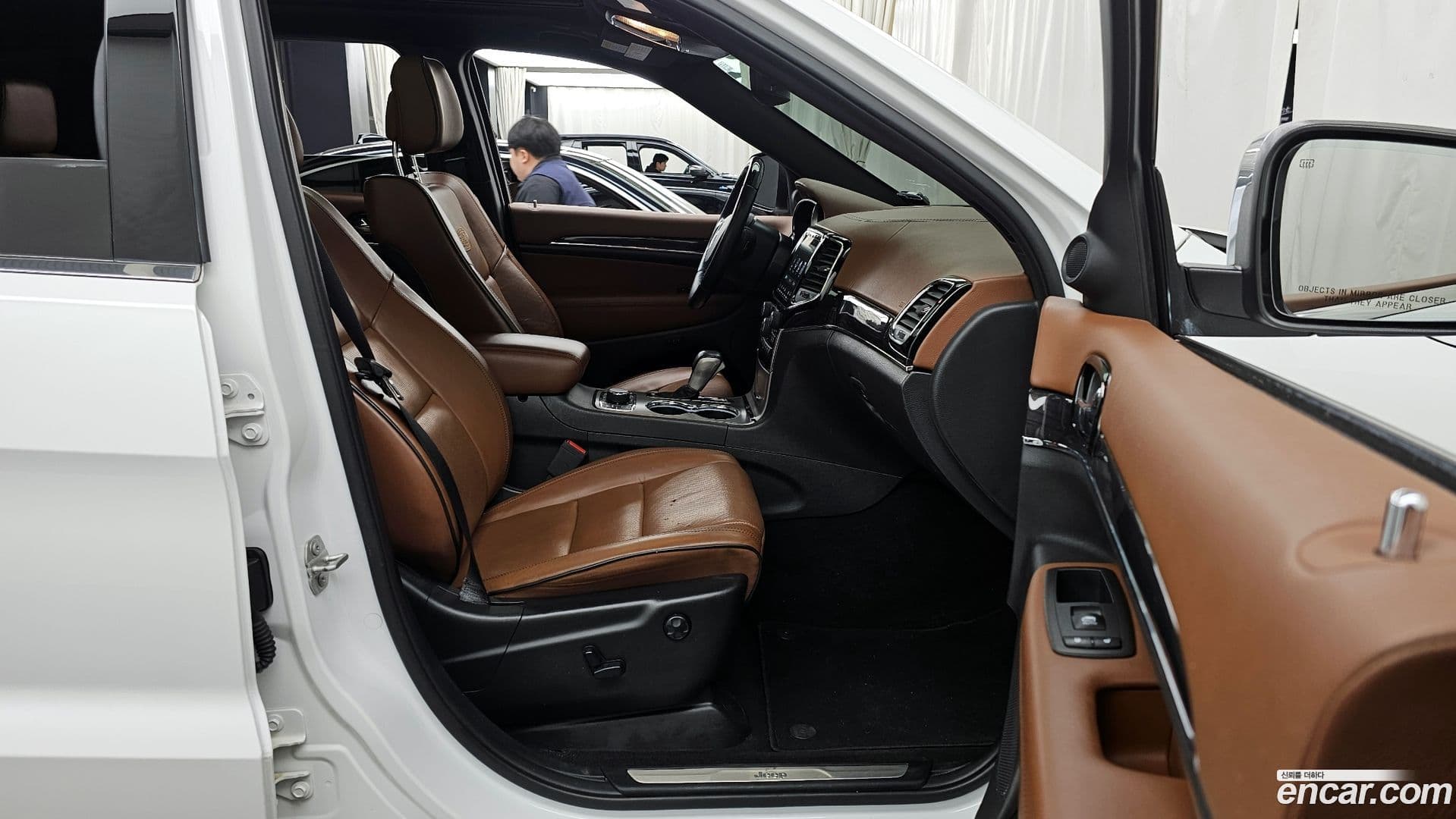 Main__Slider__Photo:Cherokee Jeep 2020.3-10