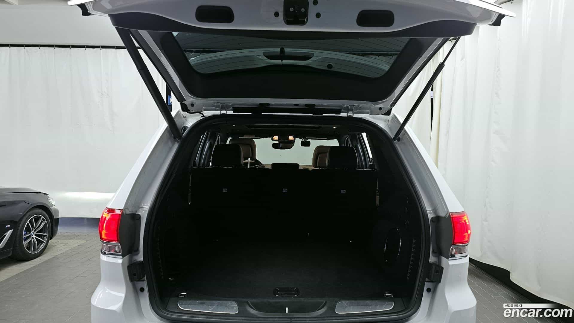 Cherokee Jeep 2020.3-OPTION-024