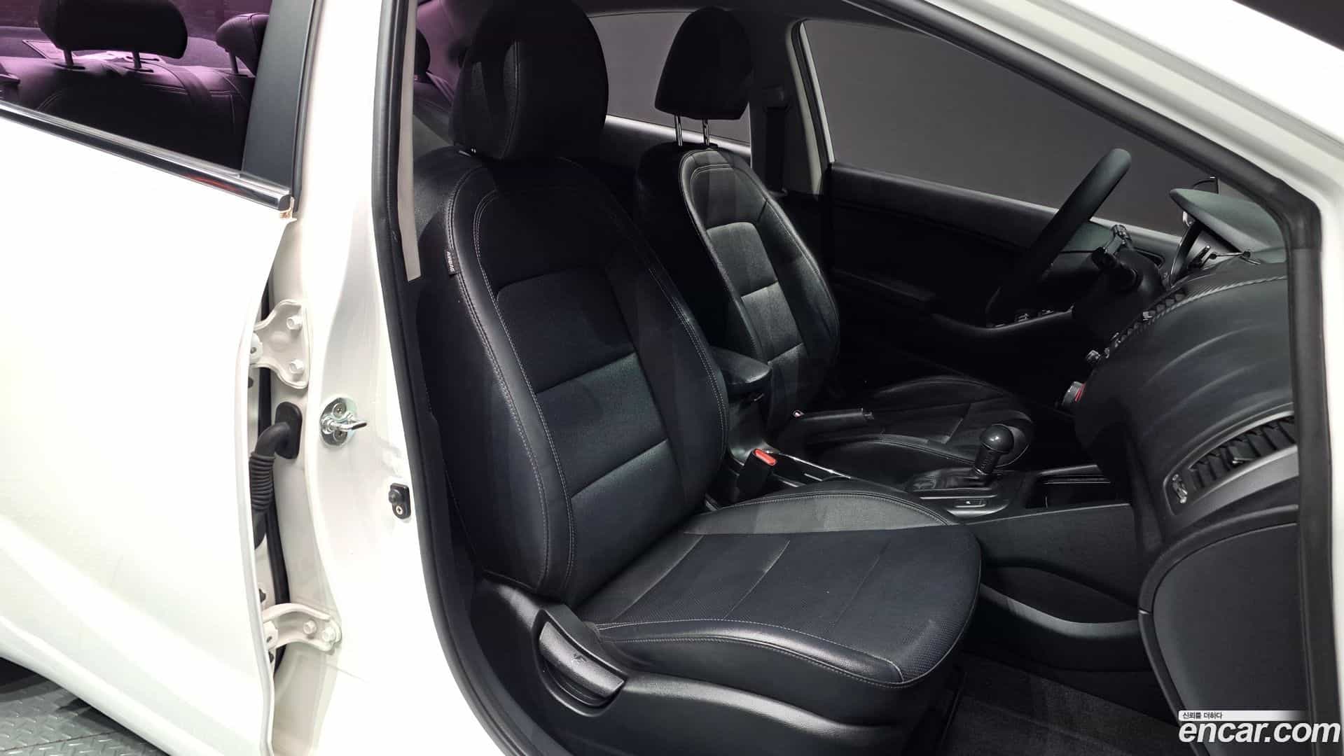 K3 Kia 2015.10-INNER-010