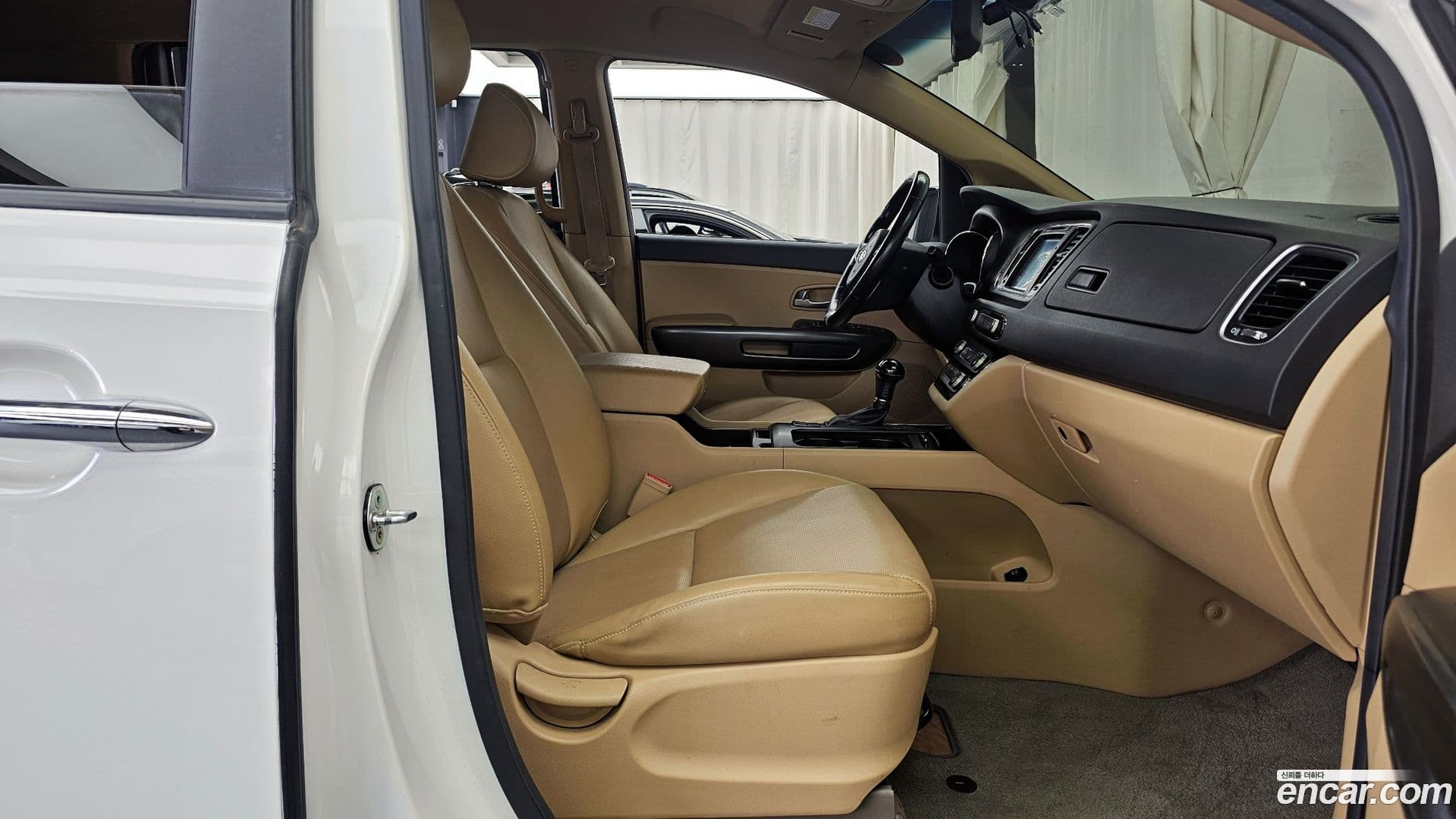 Main__Slider__Photo:Canival Kia 2016.2-10