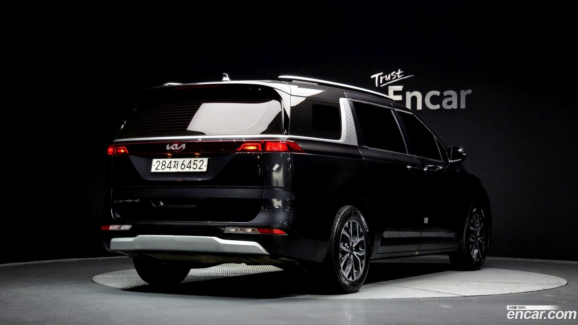 Main__Slider__Photo:Canival Kia 2021.4-1