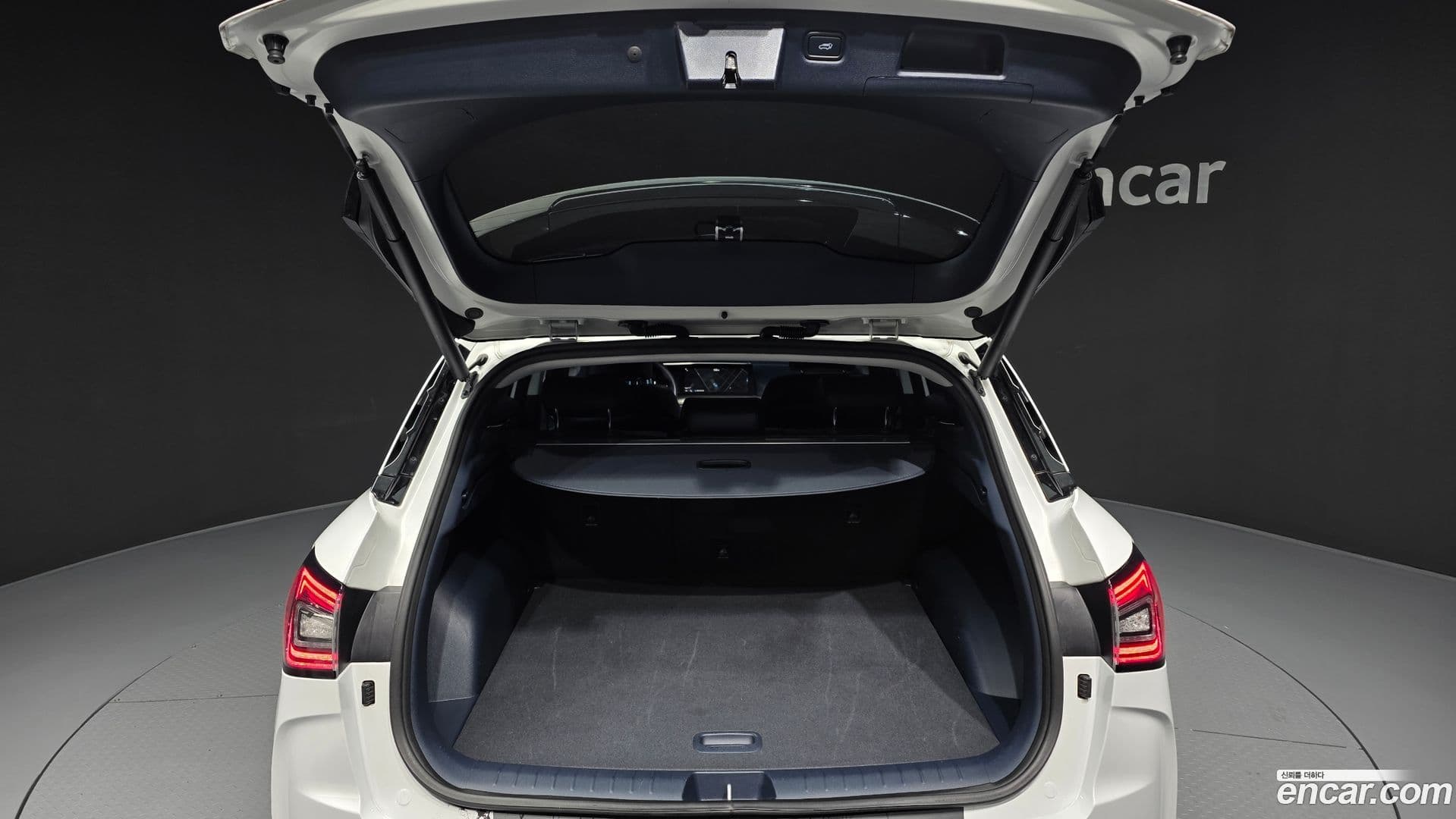 Main__Slider__Photo:Nexo Hyundai 2020.6-19