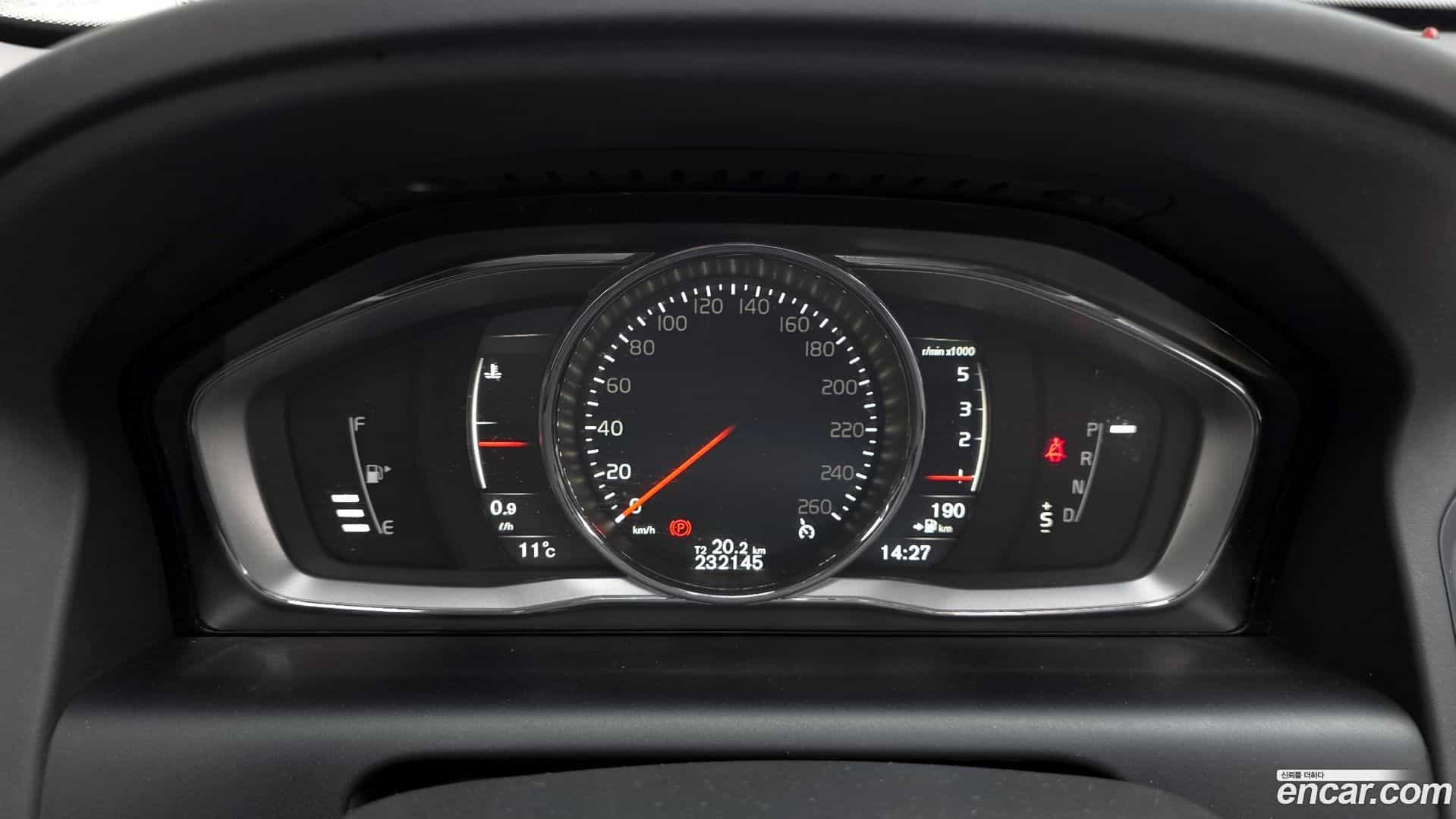 XC60 Volvo 2017.2-INNER-008