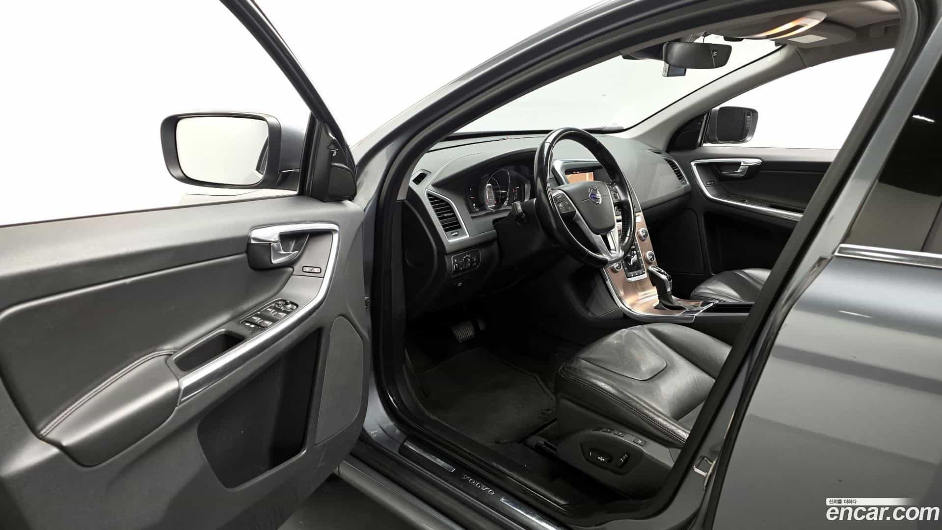 XC60 Volvo 2017.2-INNER-010