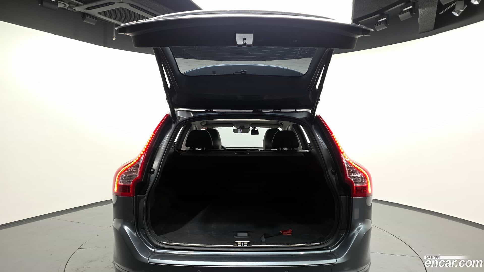 XC60 Volvo 2017.2-OPTION-024