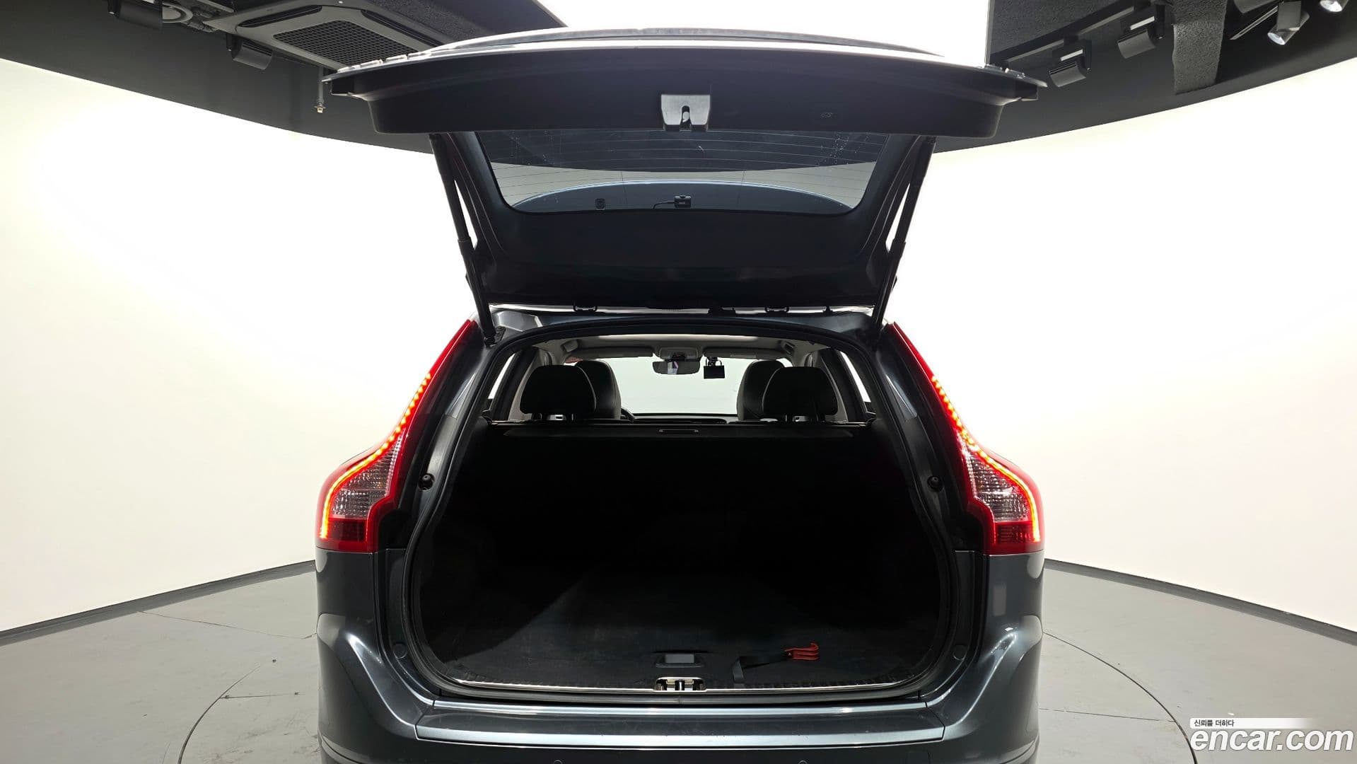 Main__Slider__Photo:XC60 Volvo 2017.2-19