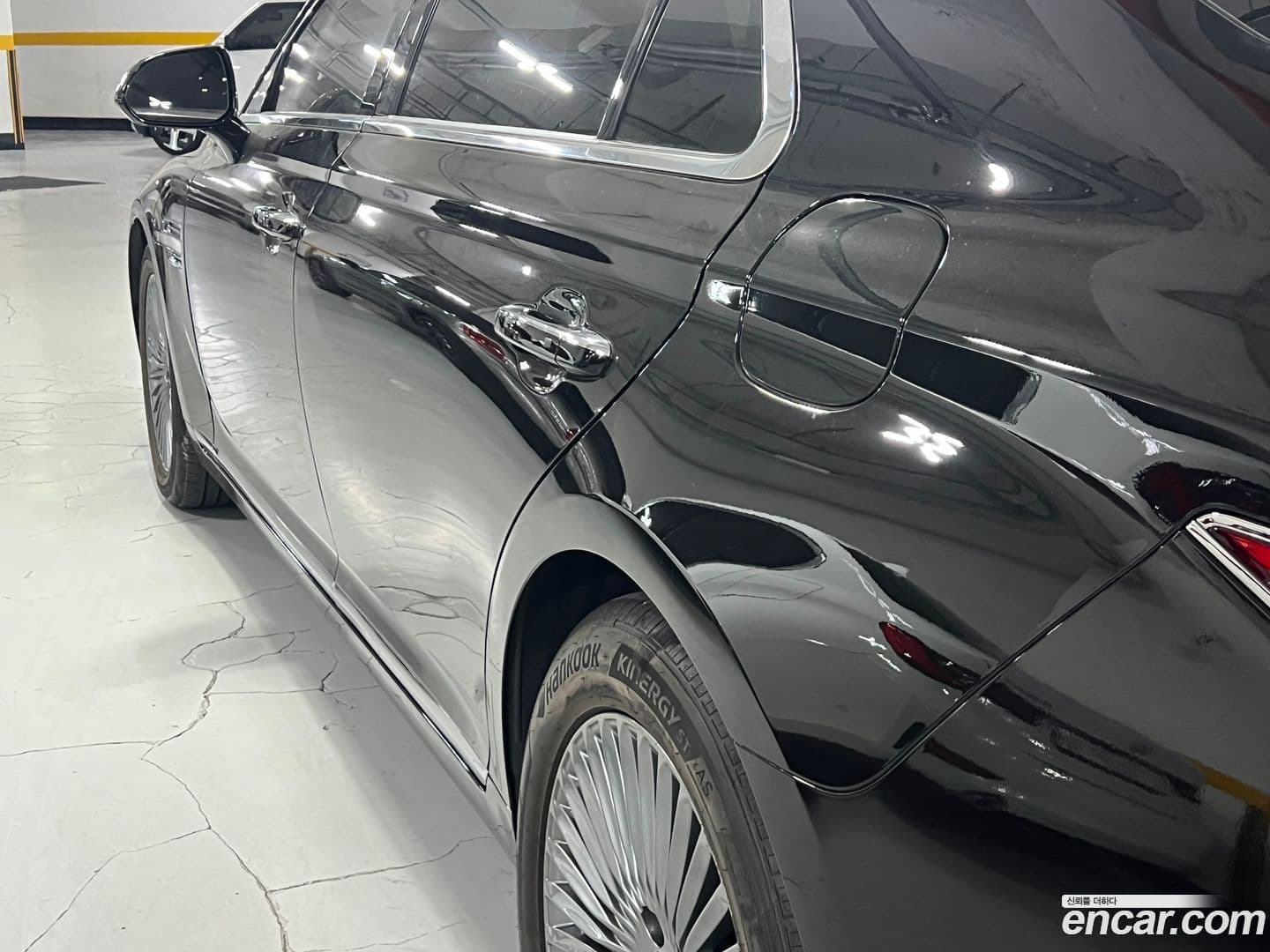 Main__Slider__Photo:G90 Genesis 2019.2-6