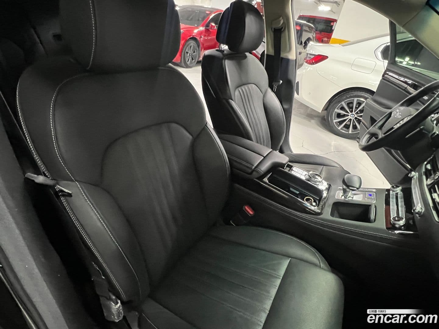 Main__Slider__Photo:G90 Genesis 2019.2-14