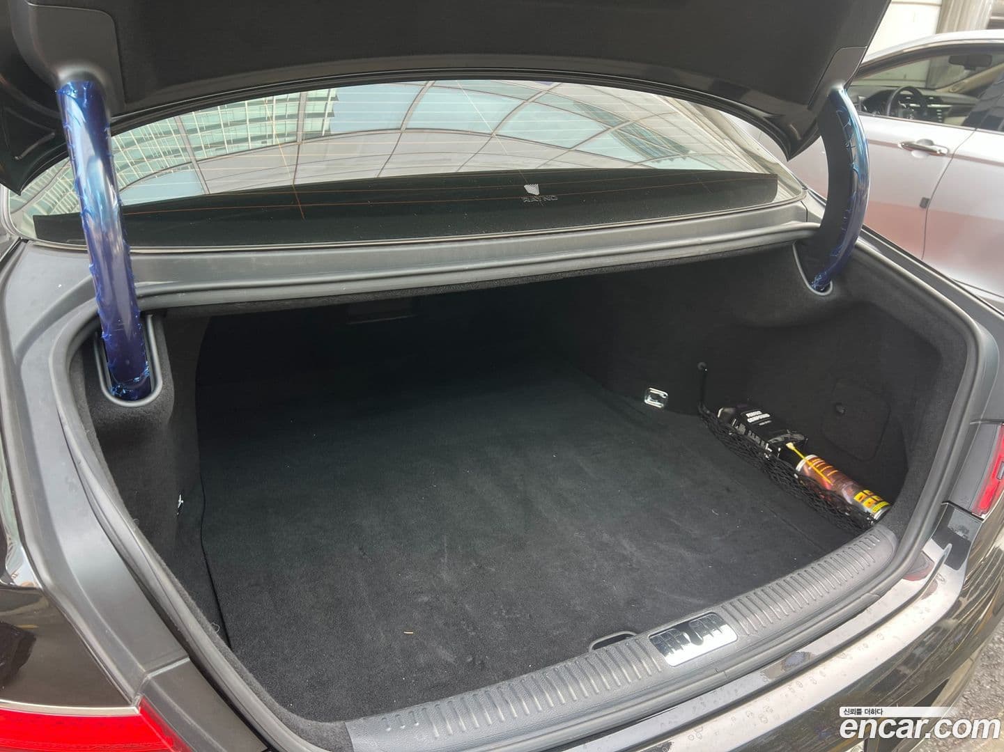 Main__Slider__Photo:G90 Genesis 2019.2-18