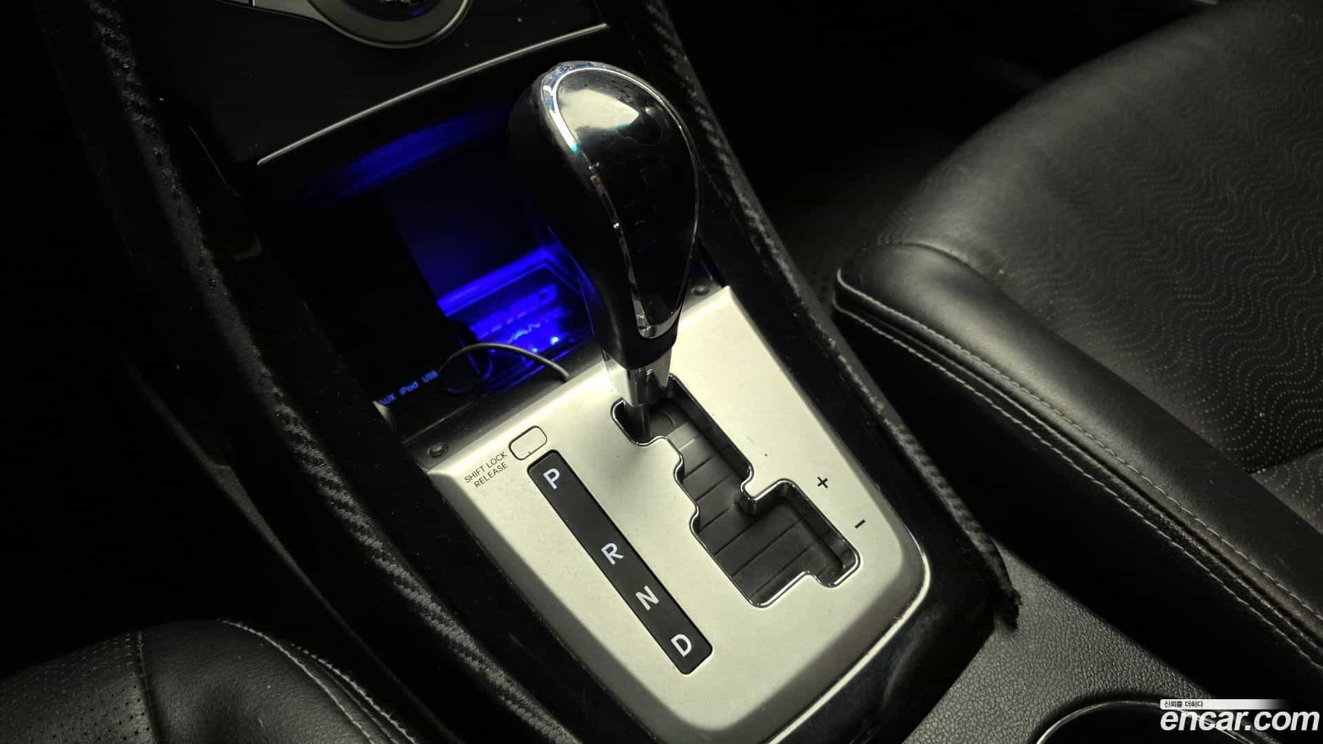 AVANTE Hyundai 2010.10-INNER-009