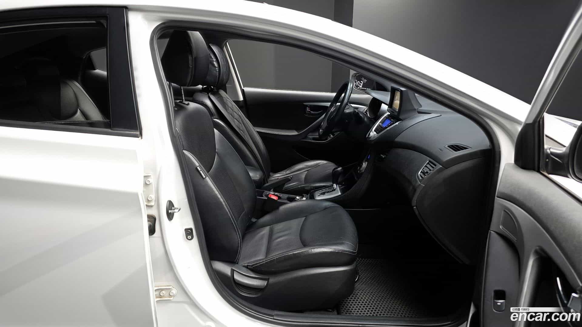 AVANTE Hyundai 2010.10-INNER-010