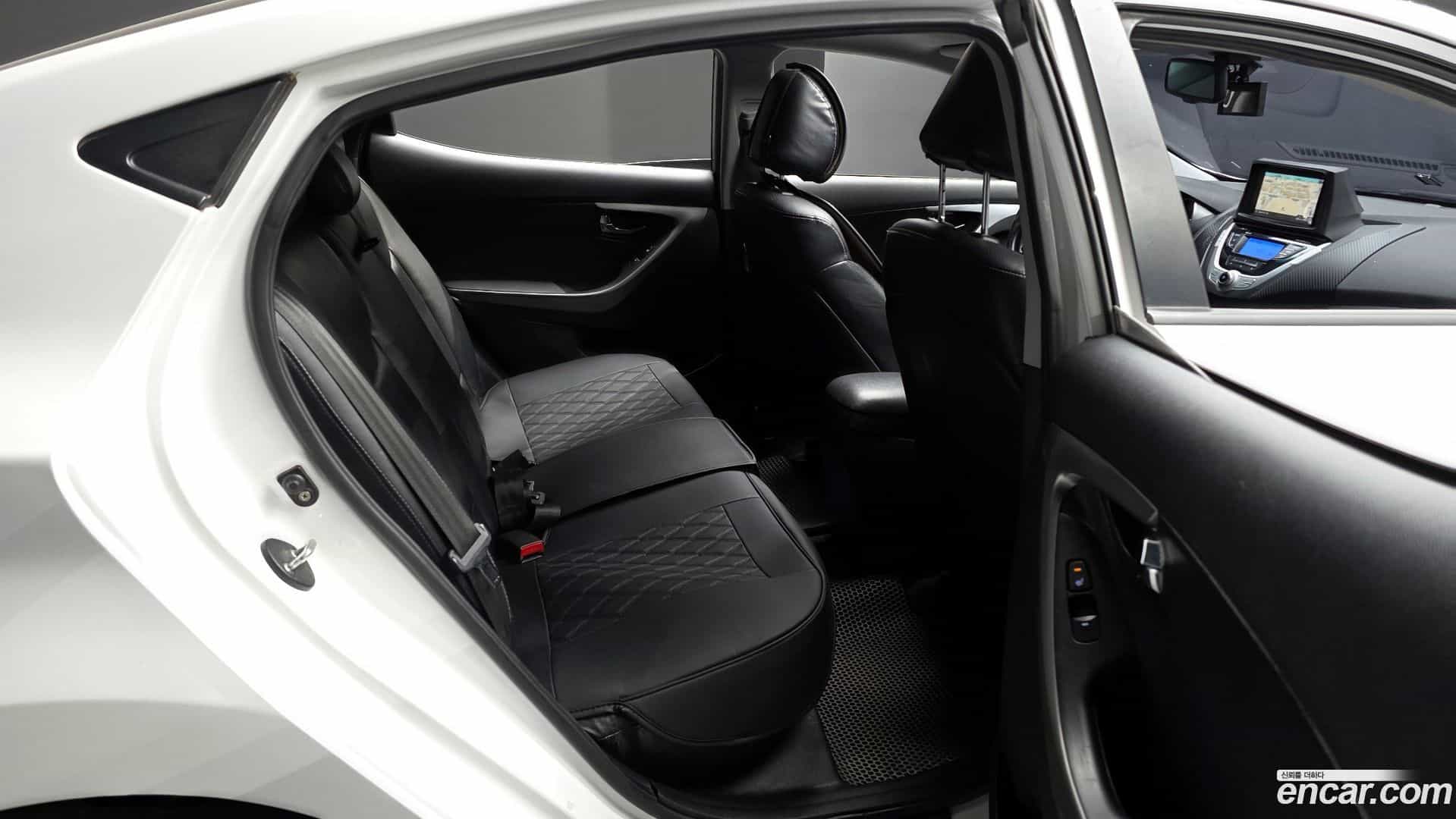 AVANTE Hyundai 2010.10-OPTION-016