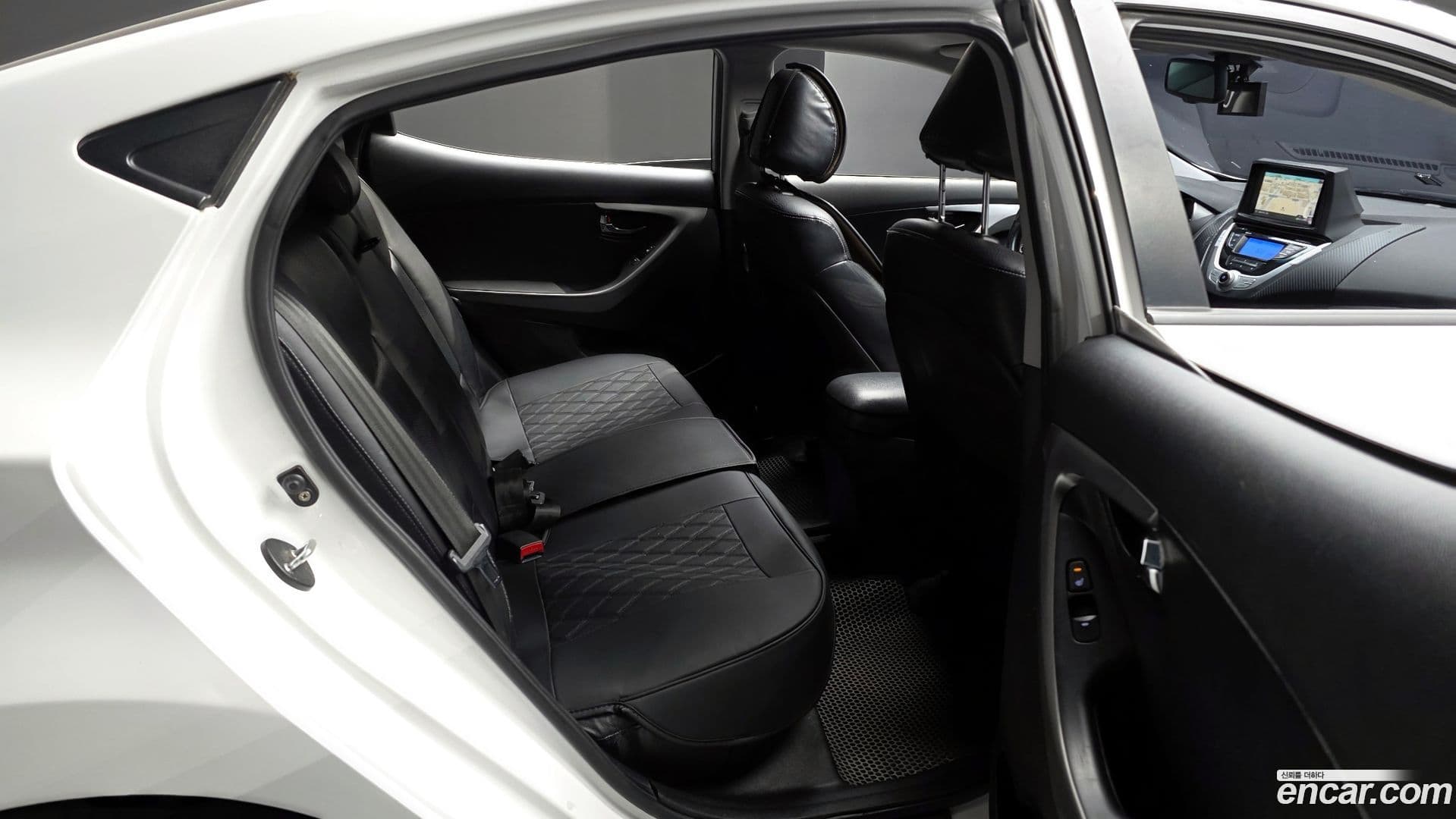 Main__Slider__Photo:AVANTE Hyundai 2010.10-11