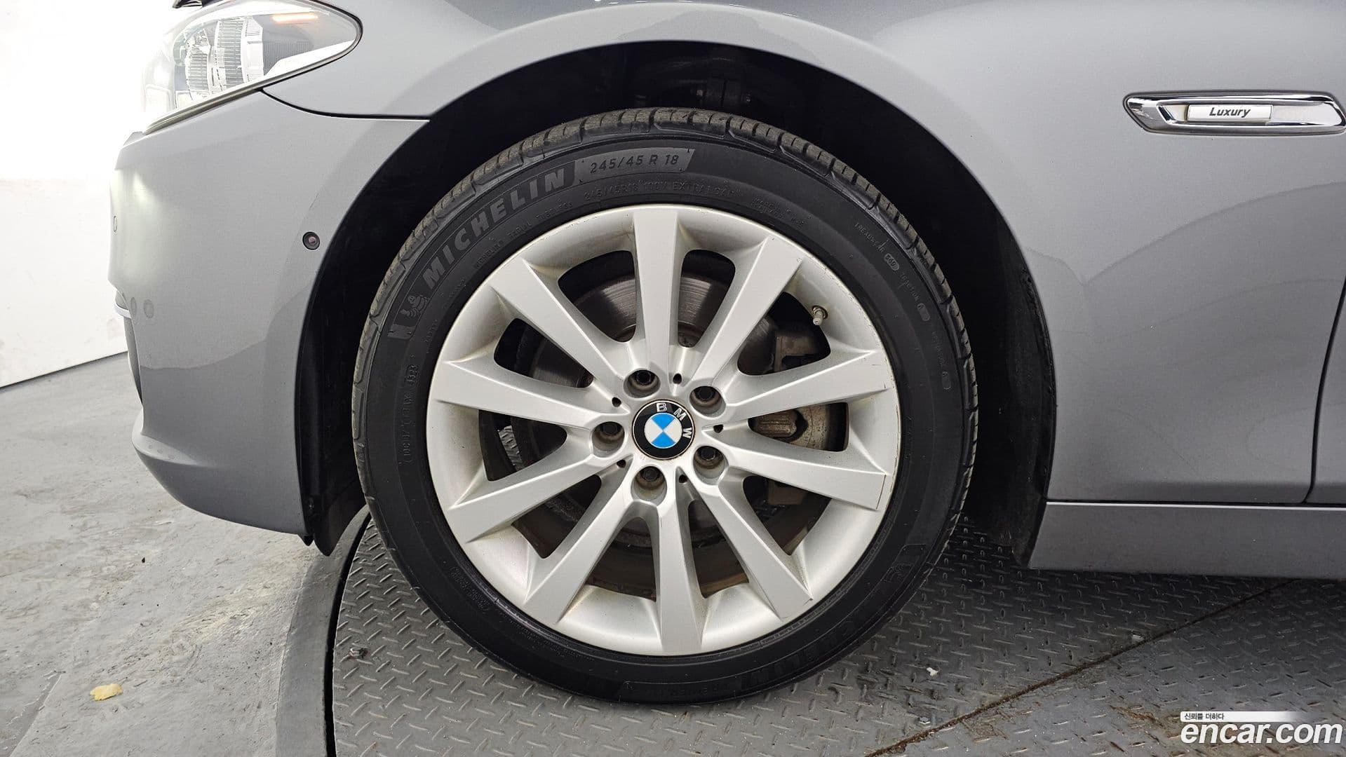 Main__Slider__Photo:5-Series BMW 2016.1-4