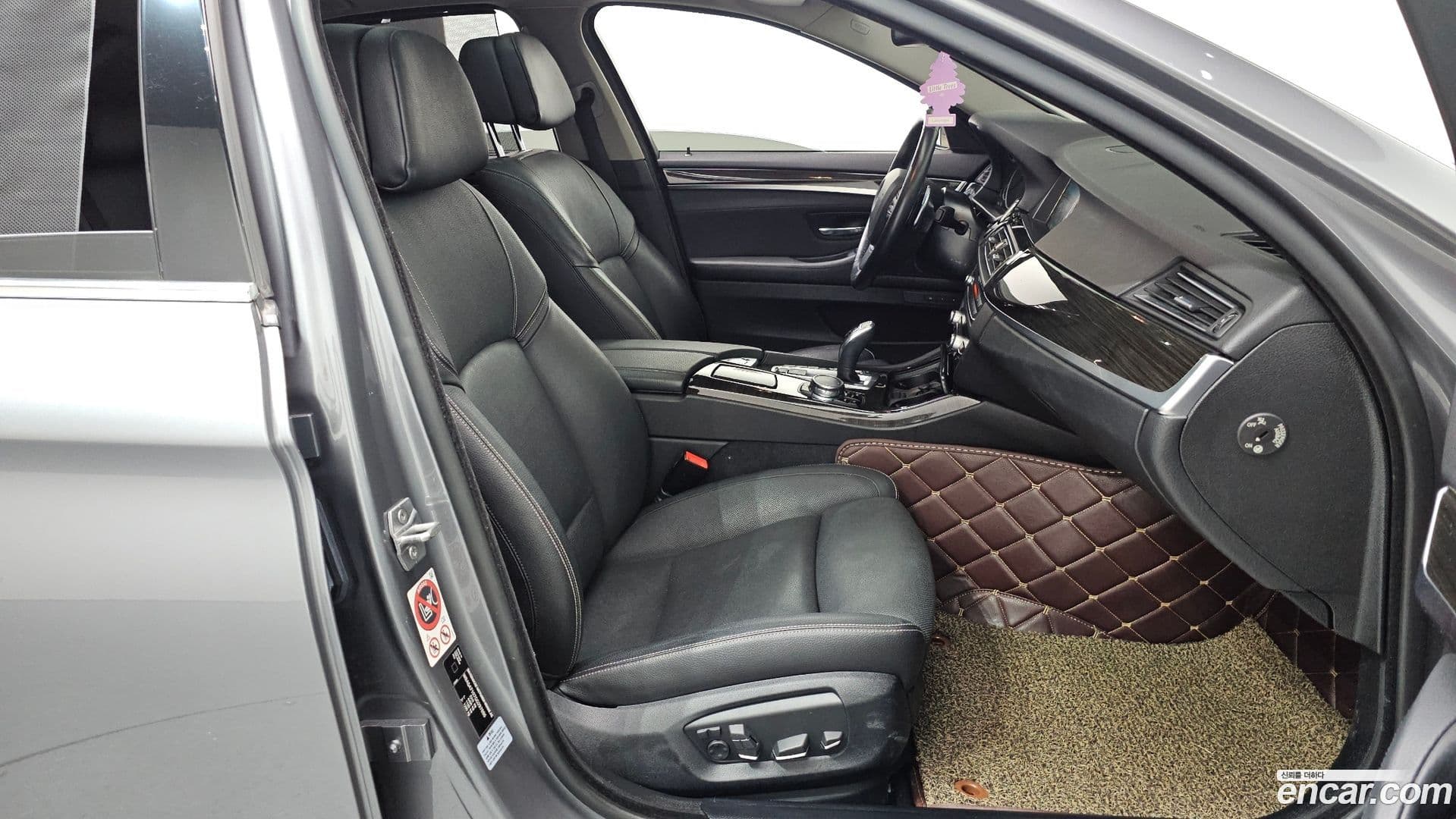 Main__Slider__Photo:5-Series BMW 2016.1-10