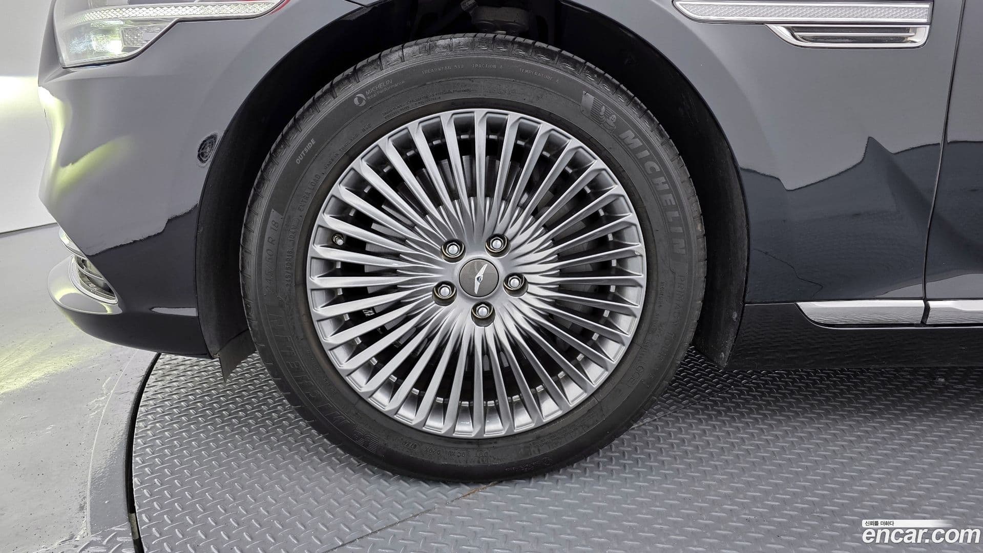 Main__Slider__Photo:G90 Genesis 2020.2-4