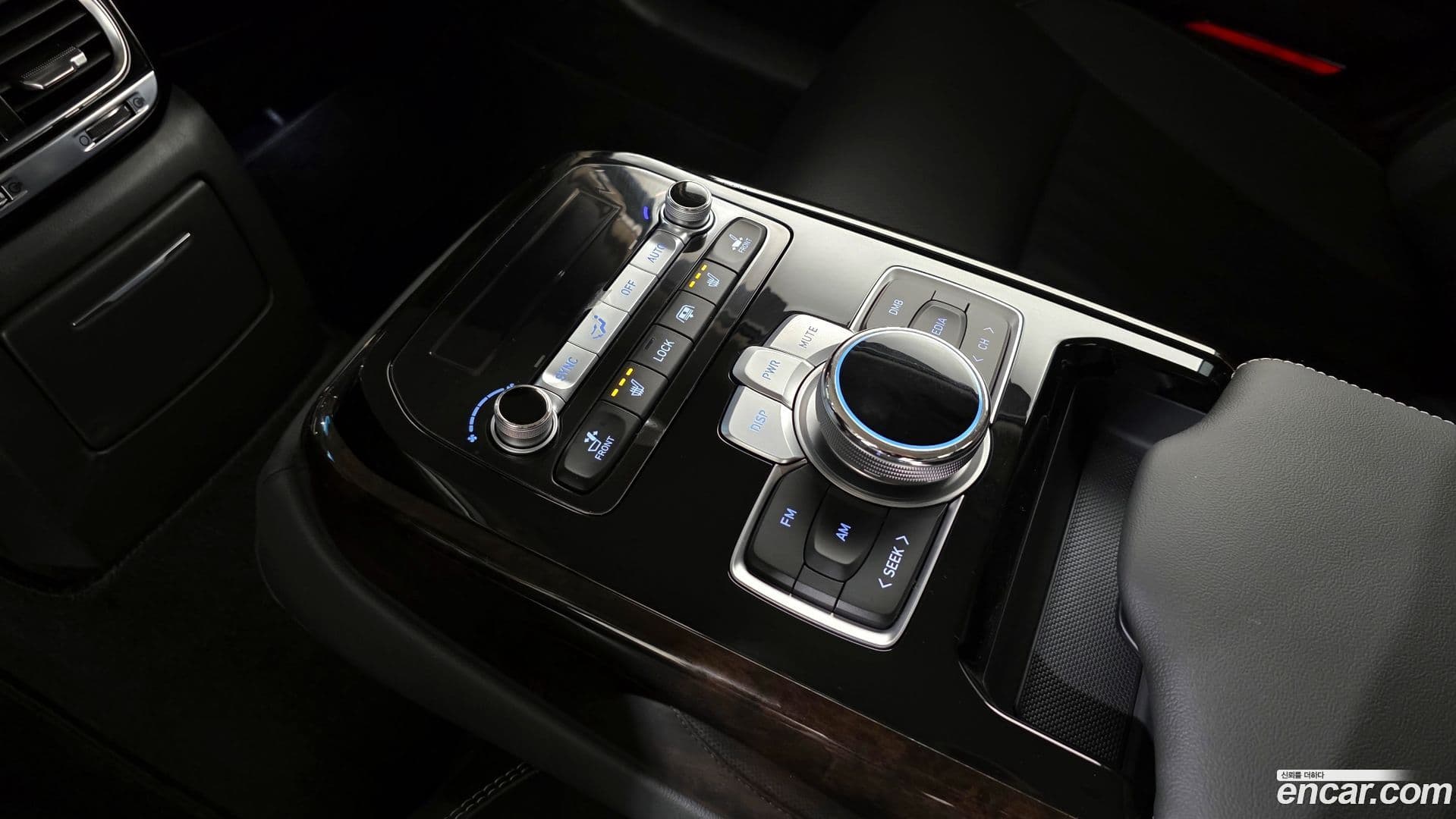 Main__Slider__Photo:G90 Genesis 2020.2-17