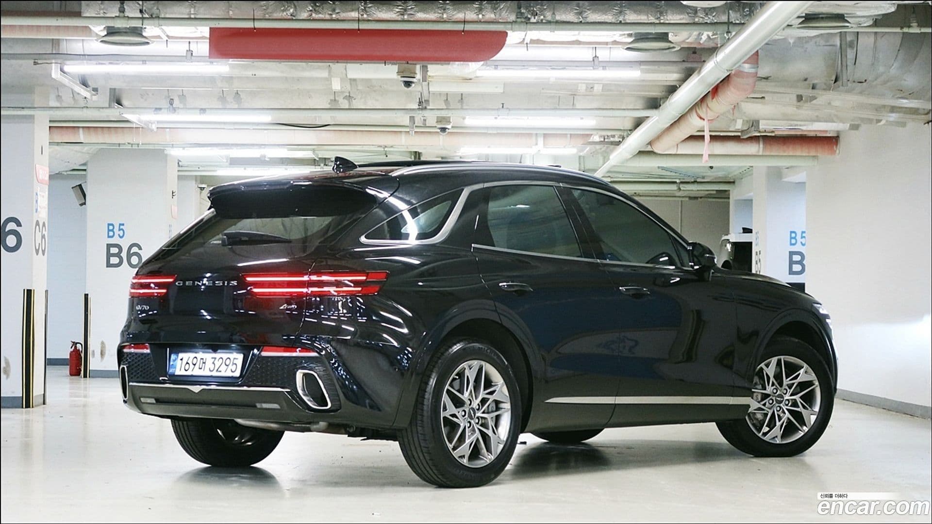 Main__Slider__Photo:GV70 Genesis 2022.9-1