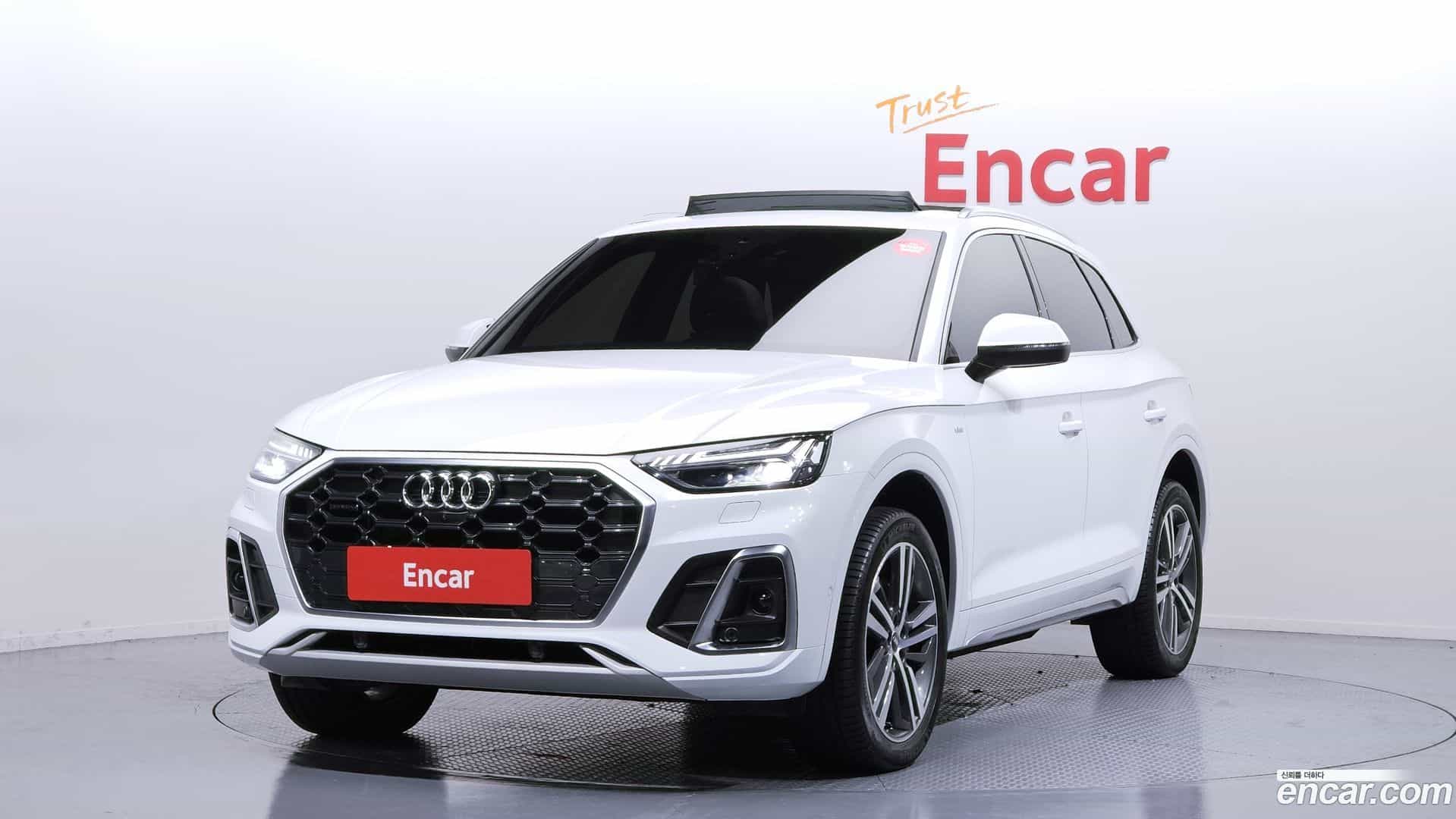 Q5 Audi 2021.11-OUTER-001