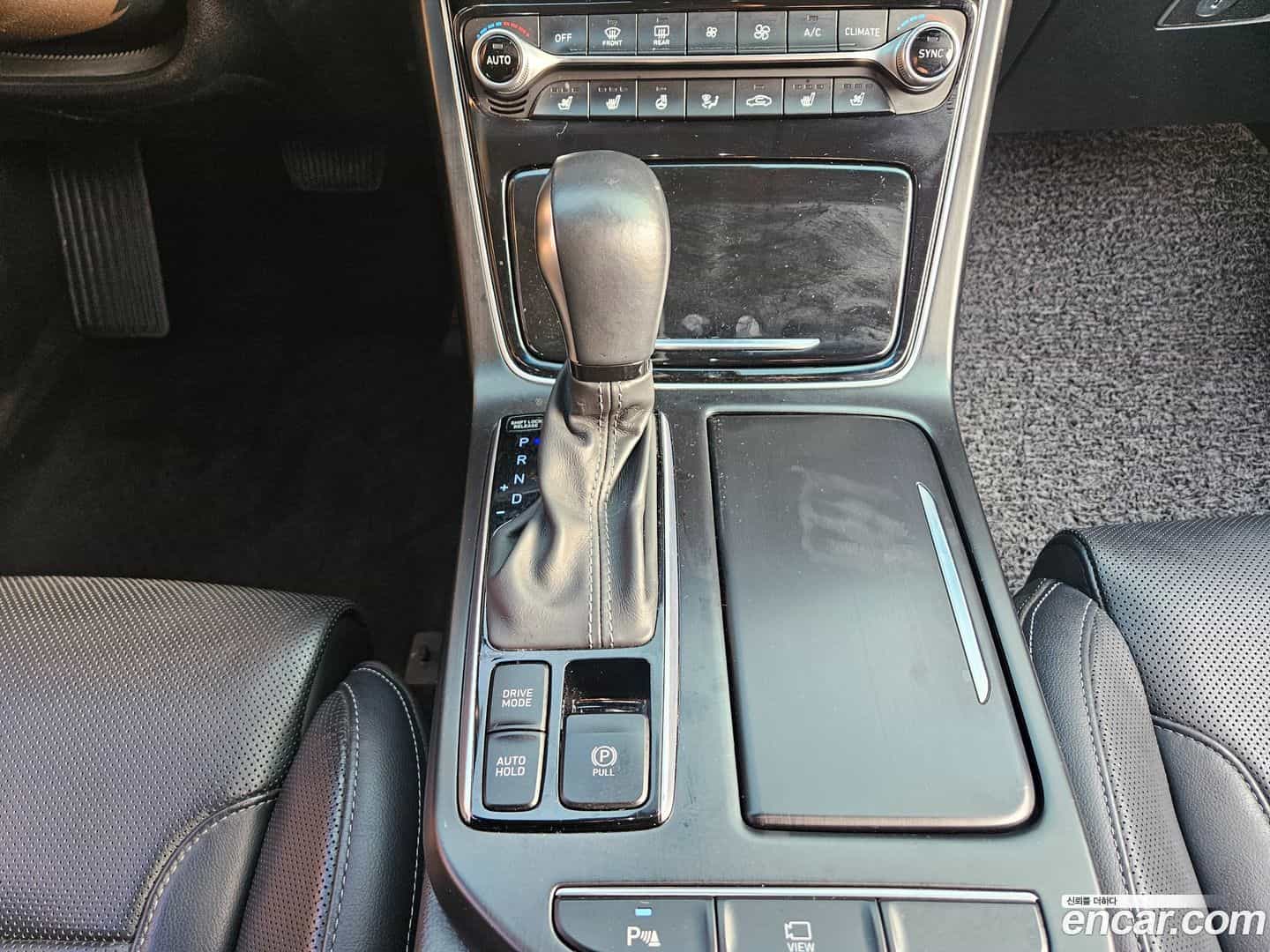 Grandeur Hyundai 2019.1-INNER-009