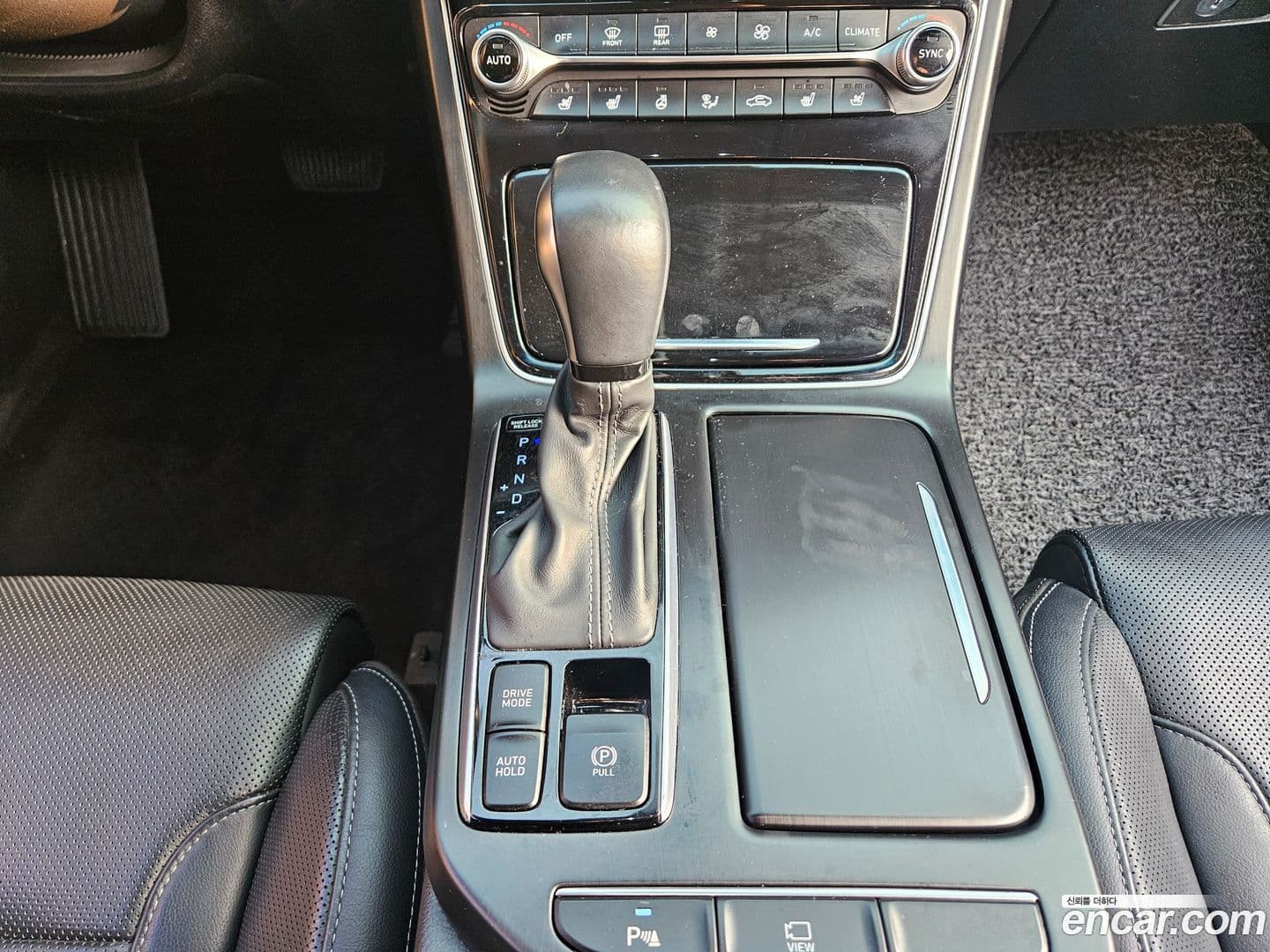 Main__Slider__Photo:Grandeur Hyundai 2019.1-8