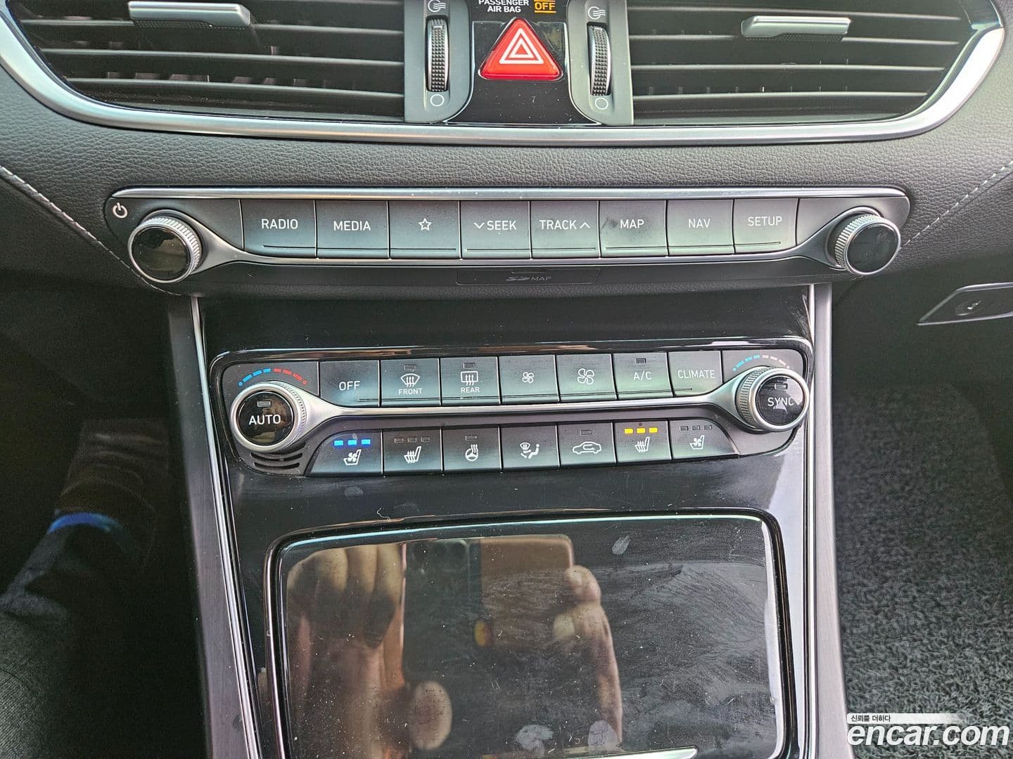 Main__Slider__Photo:Grandeur Hyundai 2019.1-12