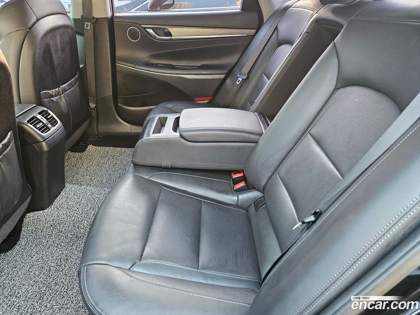 Main__Slider__Photo:Grandeur Hyundai 2019.1-18