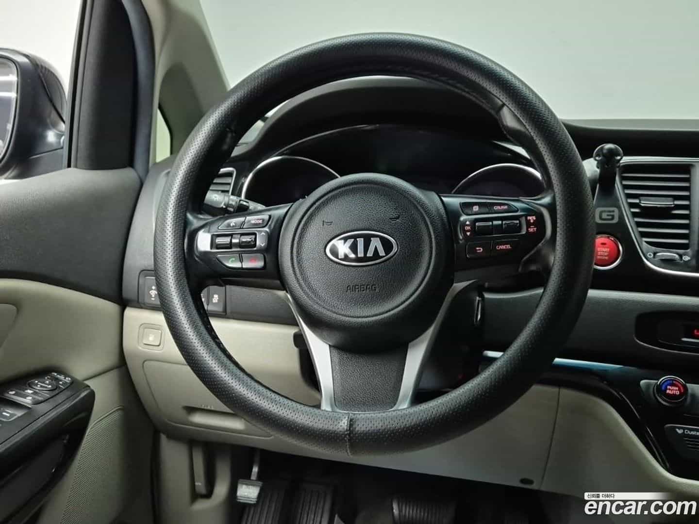 Canival Kia 2016.1-INNER-009