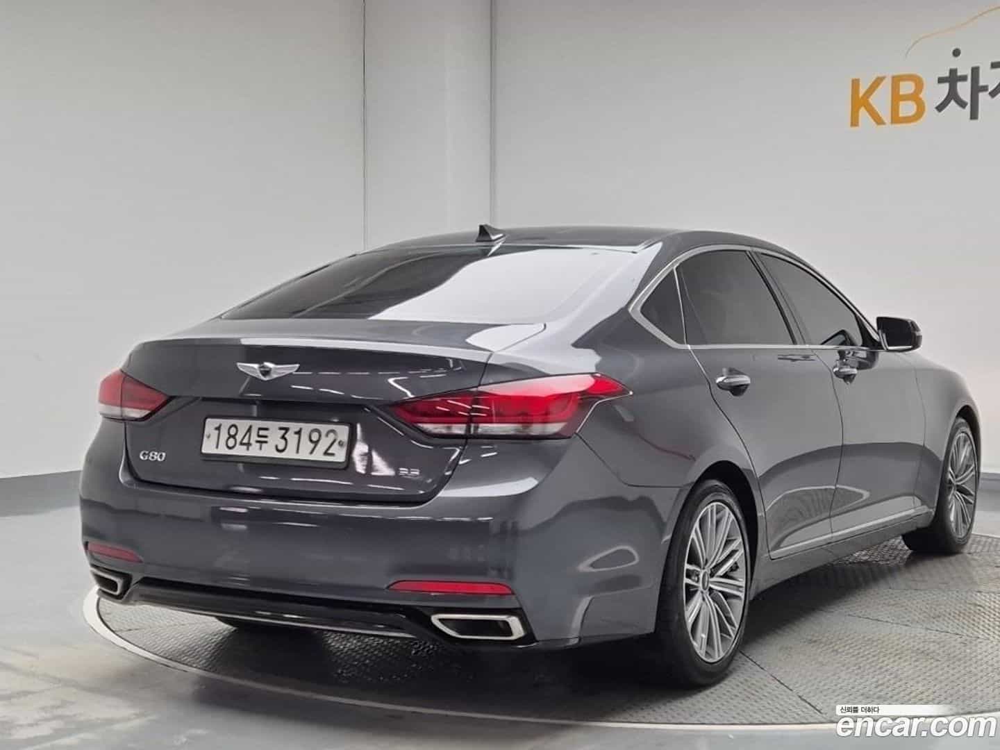 G80 Genesis 2017.0-OUTER-003