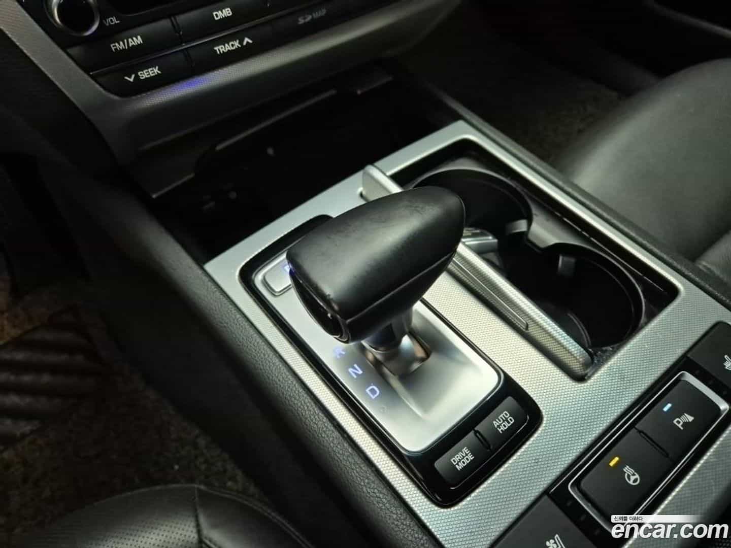 G80 Genesis 2017.0-INNER-008