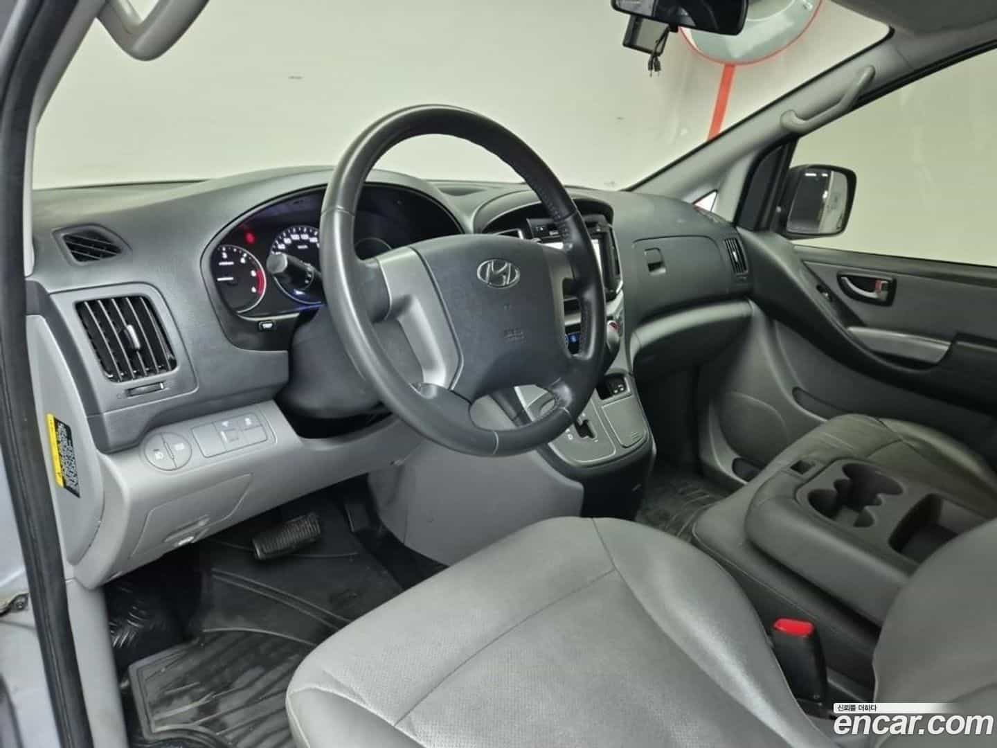 Starex Hyundai 2018.1-INNER-007