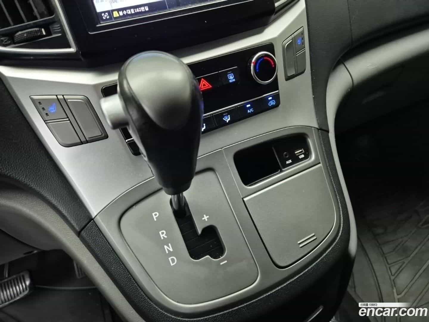 Starex Hyundai 2018.1-INNER-008