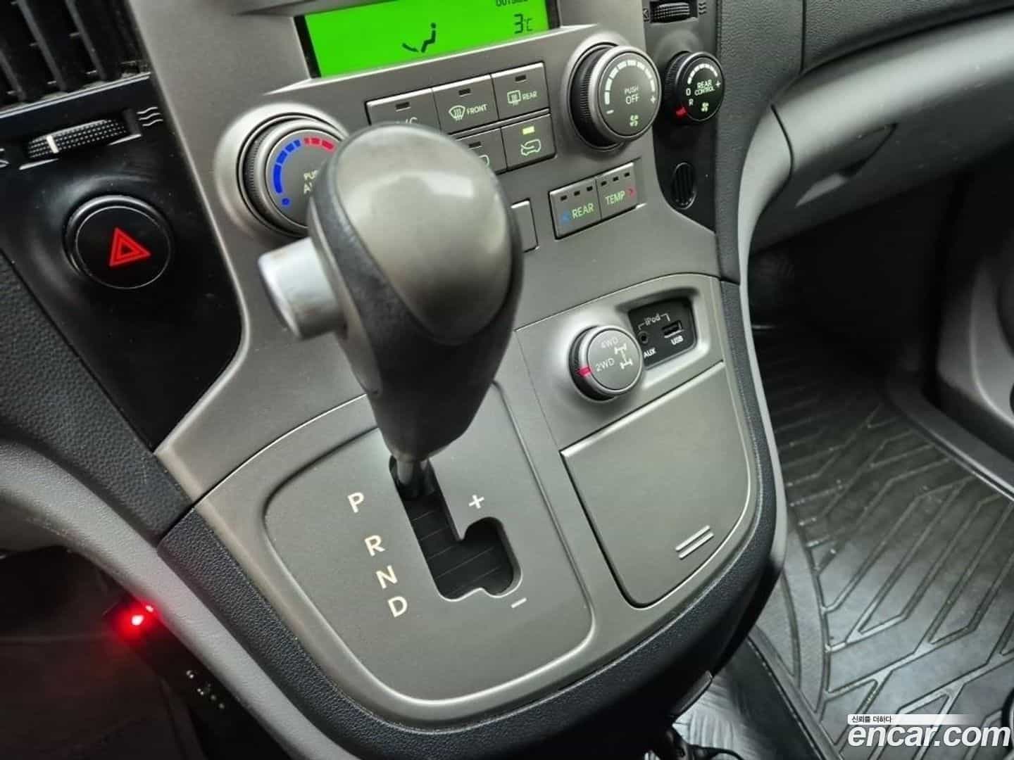 Starex Hyundai 2014.2-INNER-008