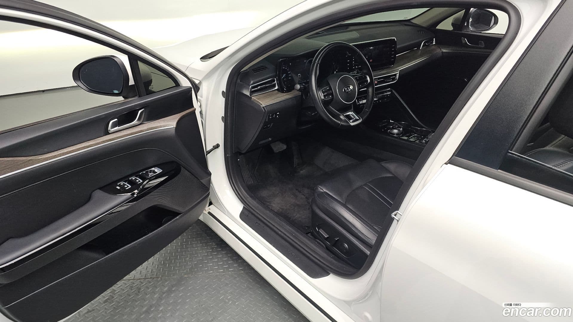 Main__Slider__Photo:K5 Kia 2021.5-9