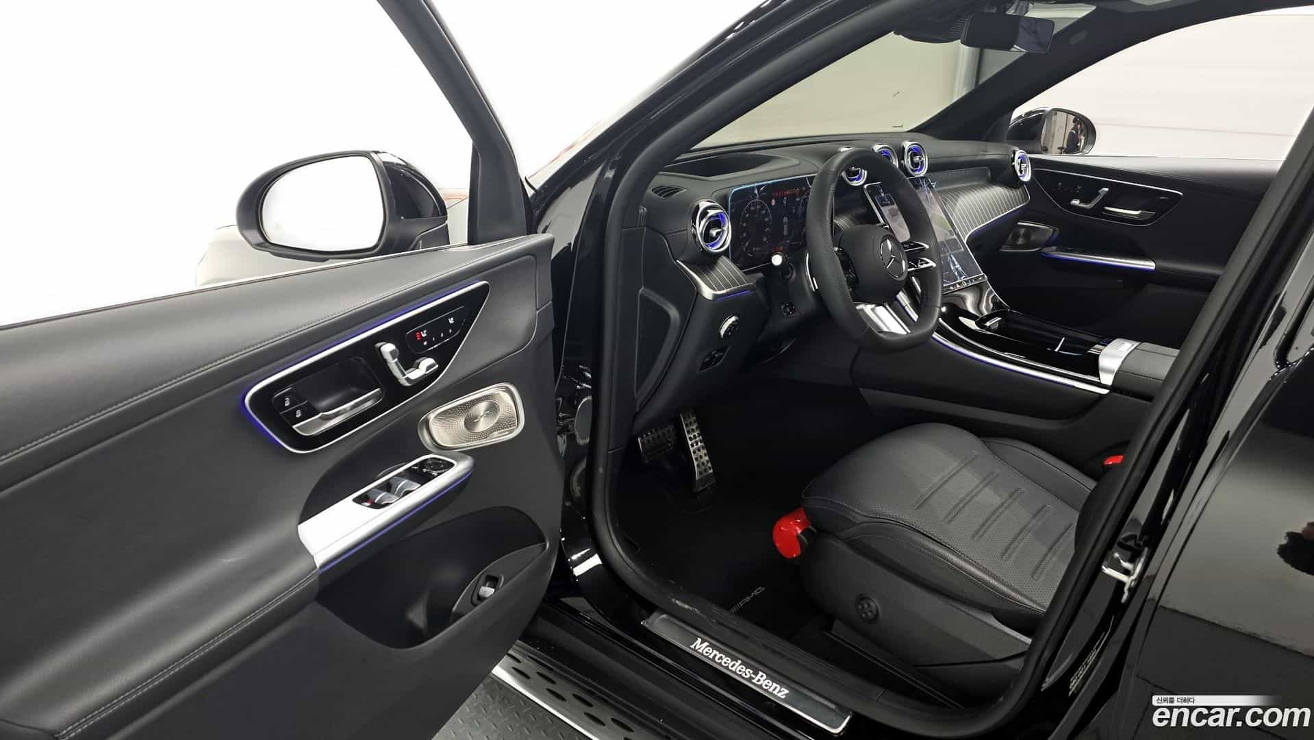 GLC-Class Mercedes-Benz 2025.8-INNER-010