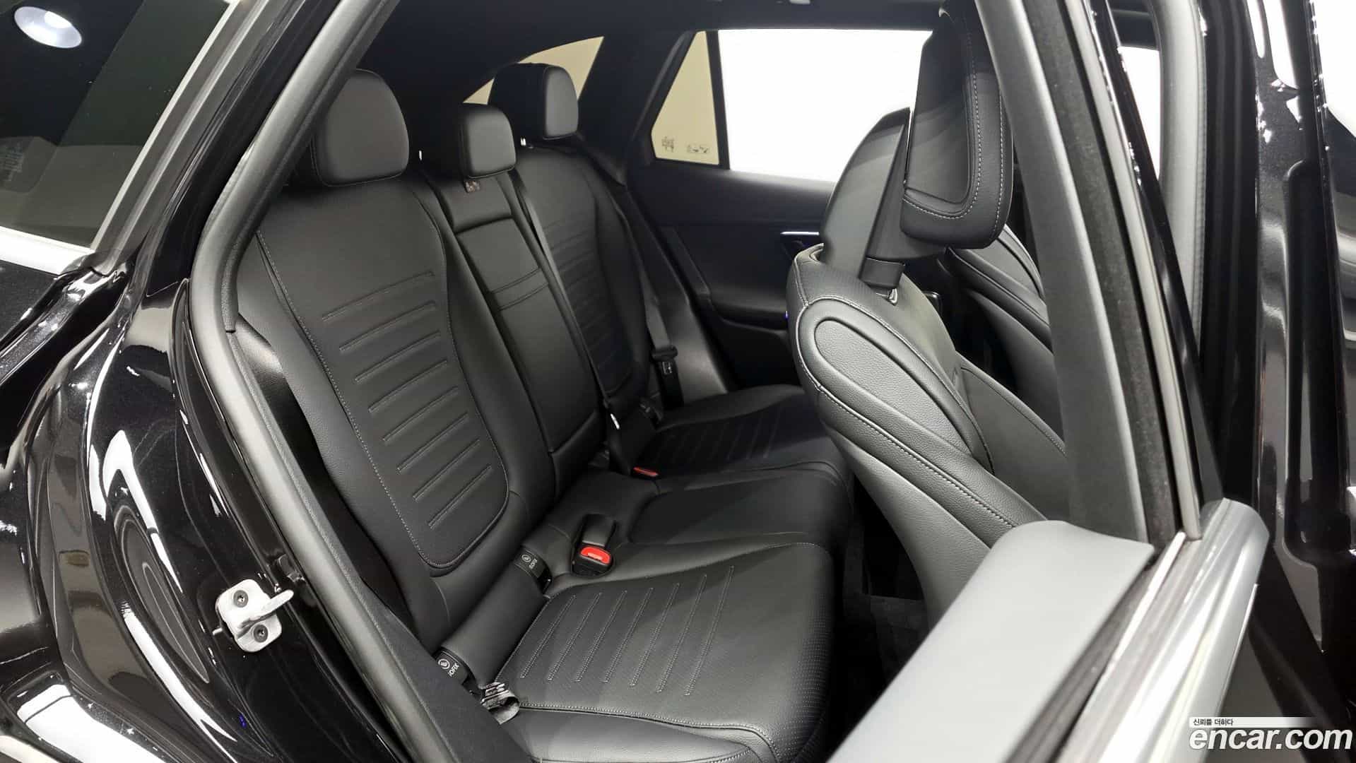 GLC-Class Mercedes-Benz 2025.8-OPTION-016