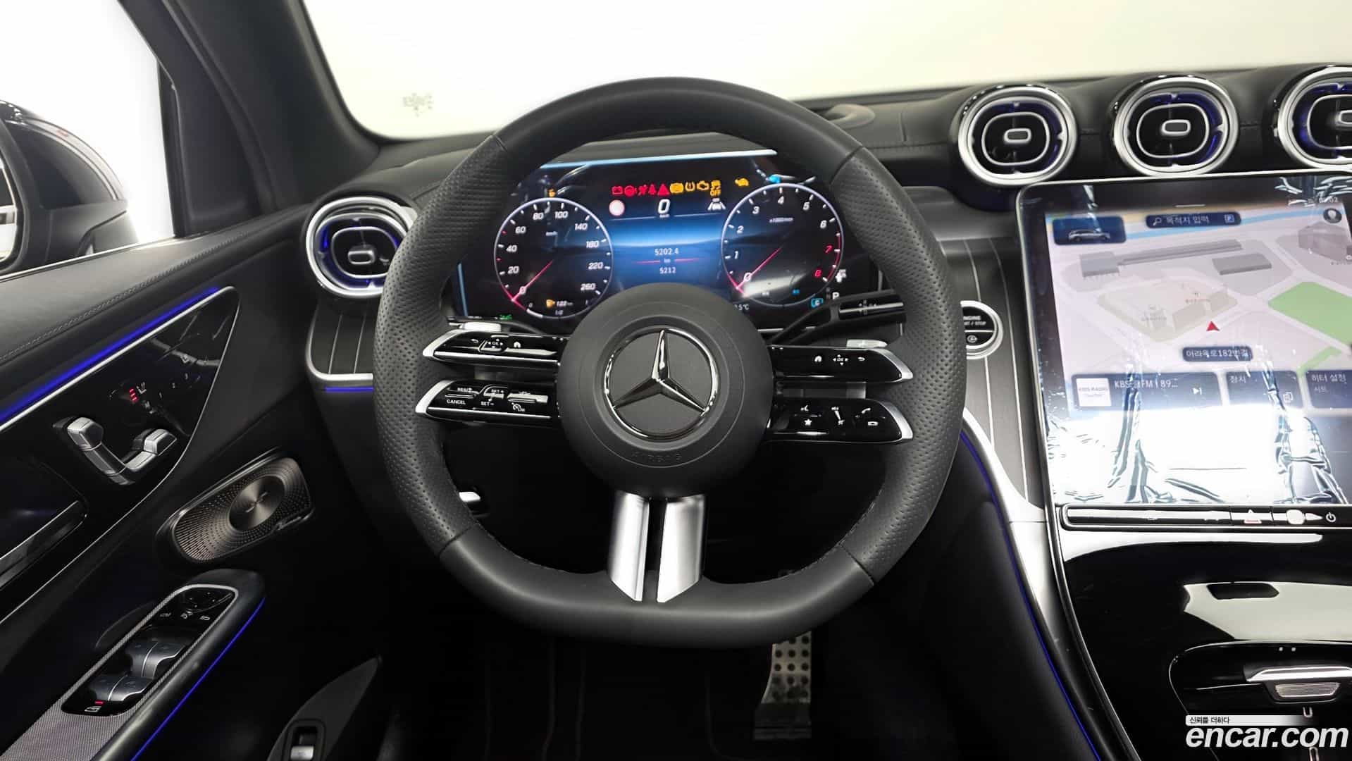 GLC-Class Mercedes-Benz 2025.8-OPTION-017