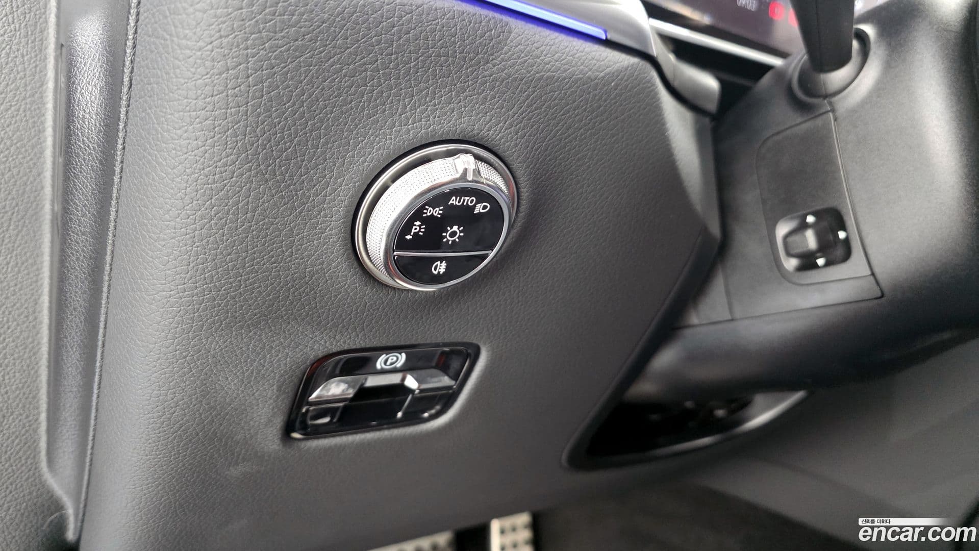 Main__Slider__Photo:GLC-Class Mercedes-Benz 2025.8-18