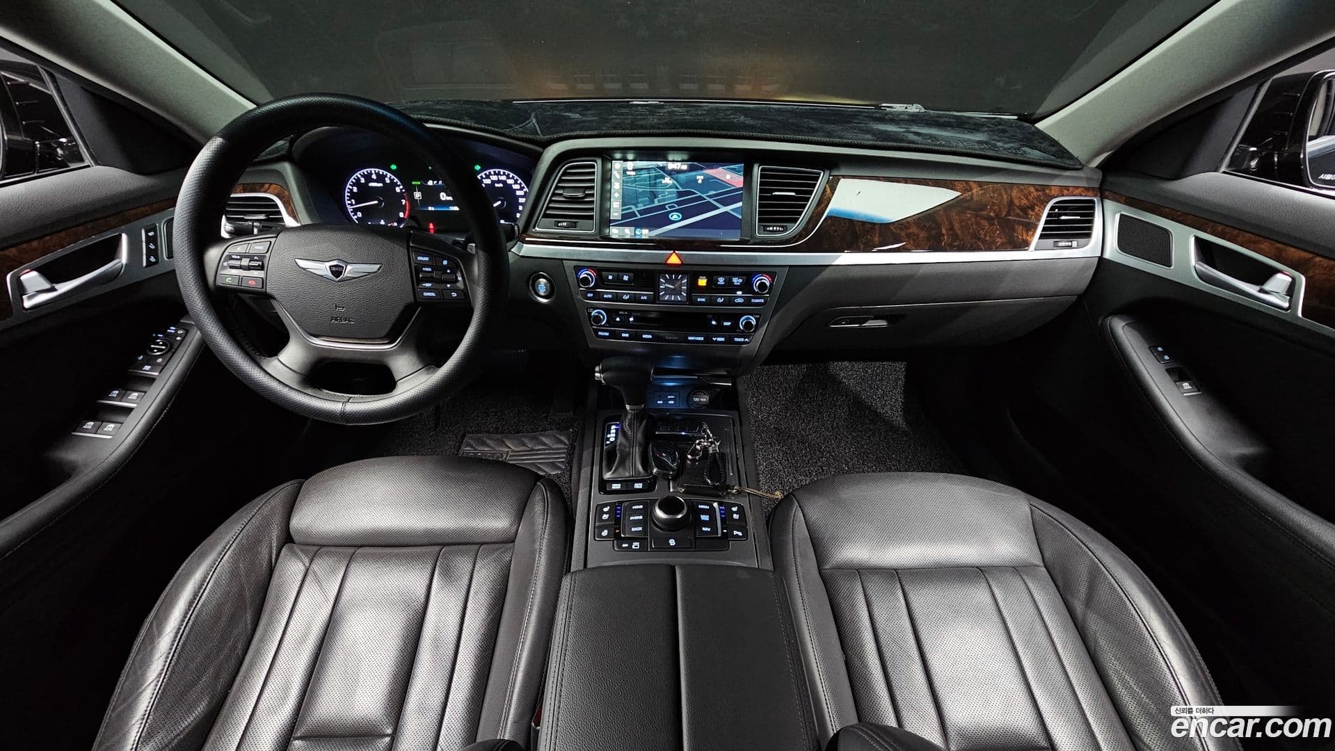 Main__Slider__Photo:Genesis Hyundai 2015.8-6