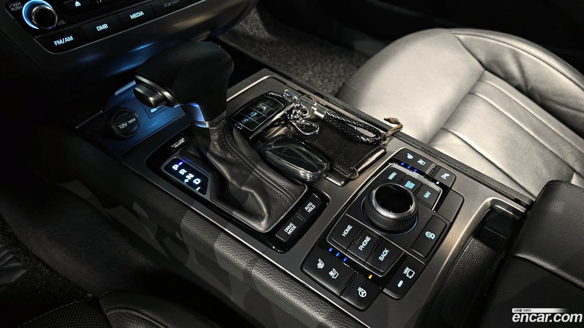 Main__Slider__Photo:Genesis Hyundai 2015.8-8