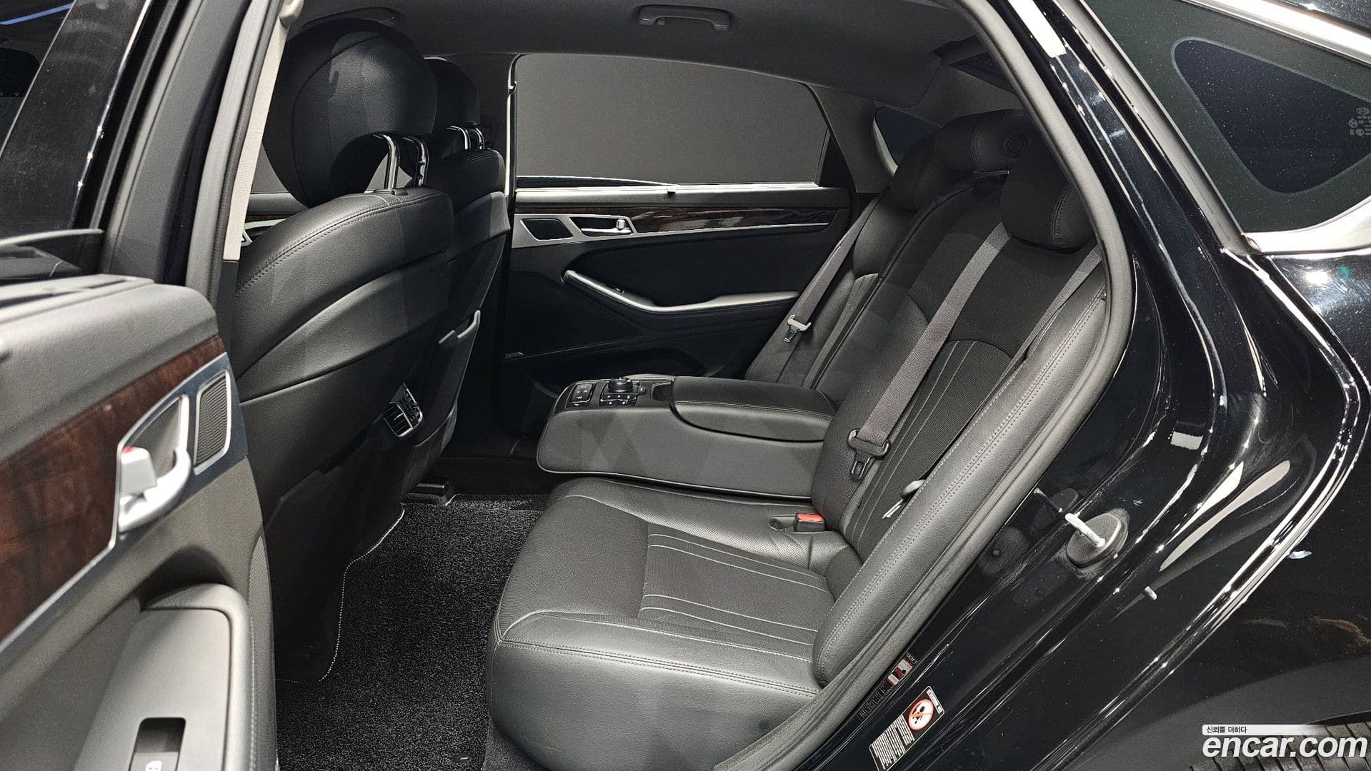 Main__Slider__Photo:Genesis Hyundai 2015.8-11