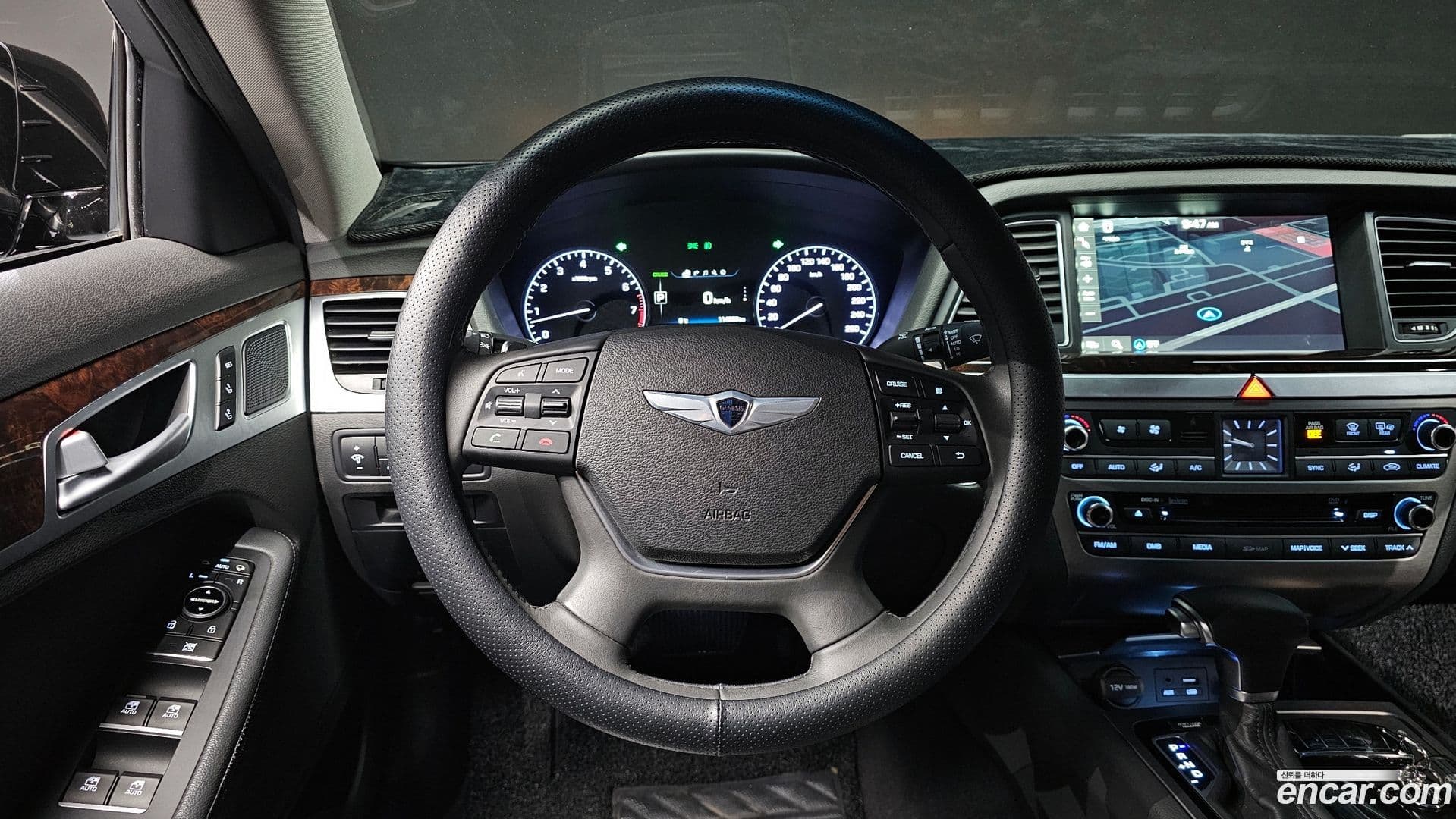 Main__Slider__Photo:Genesis Hyundai 2015.8-12