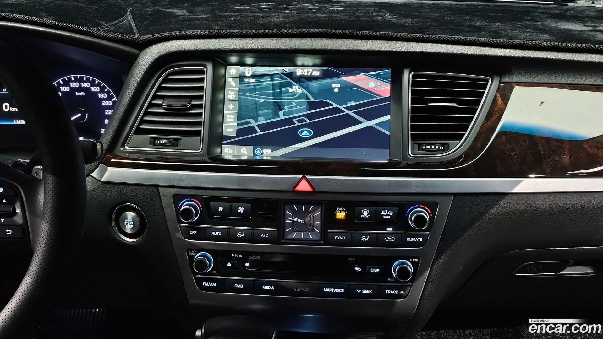 Main__Slider__Photo:Genesis Hyundai 2015.8-13