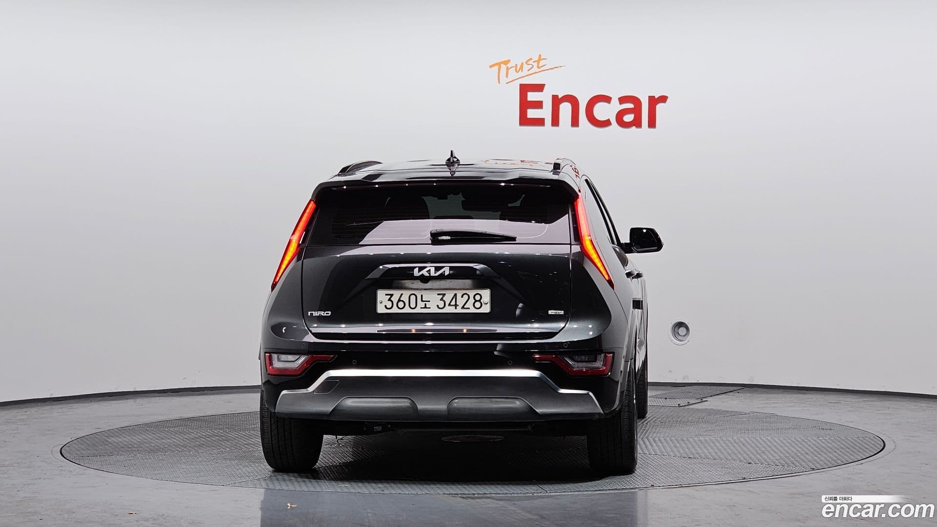 Main__Slider__Photo:Niro Kia 2022.0-3